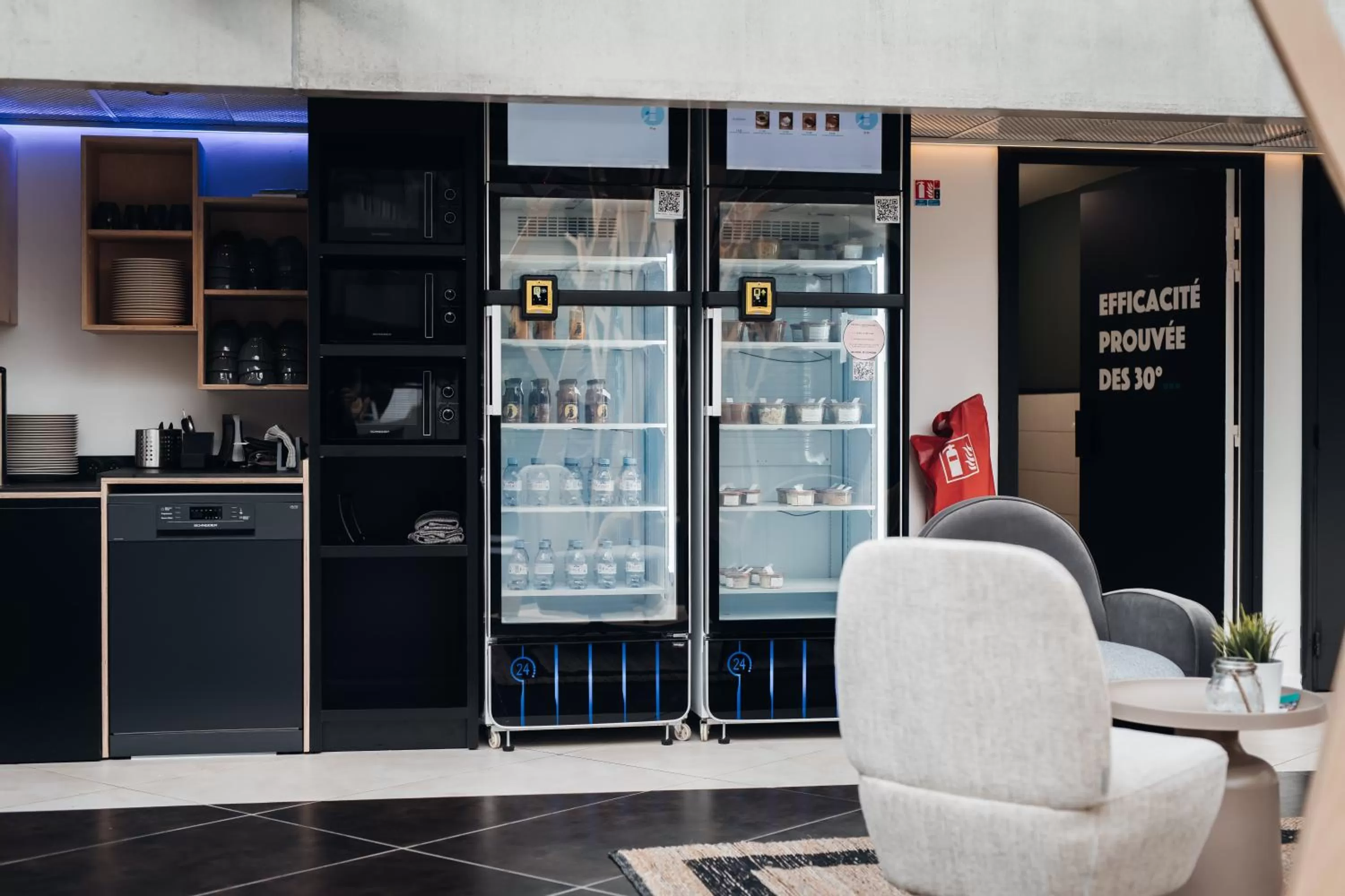 vending machine in COWOOL Cergy