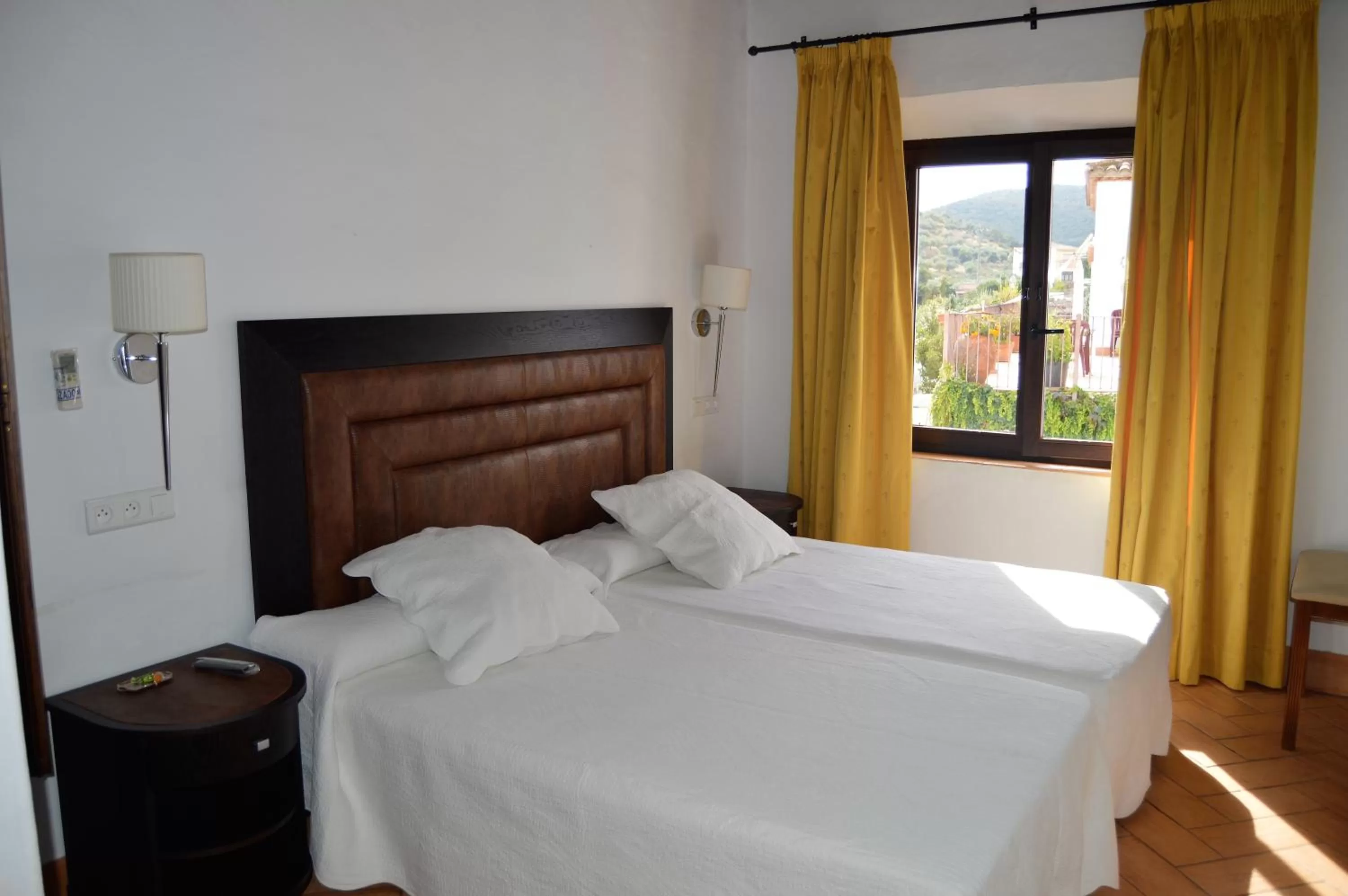 Bed in Apartamentos Turísticos - Hostal Los Alisos