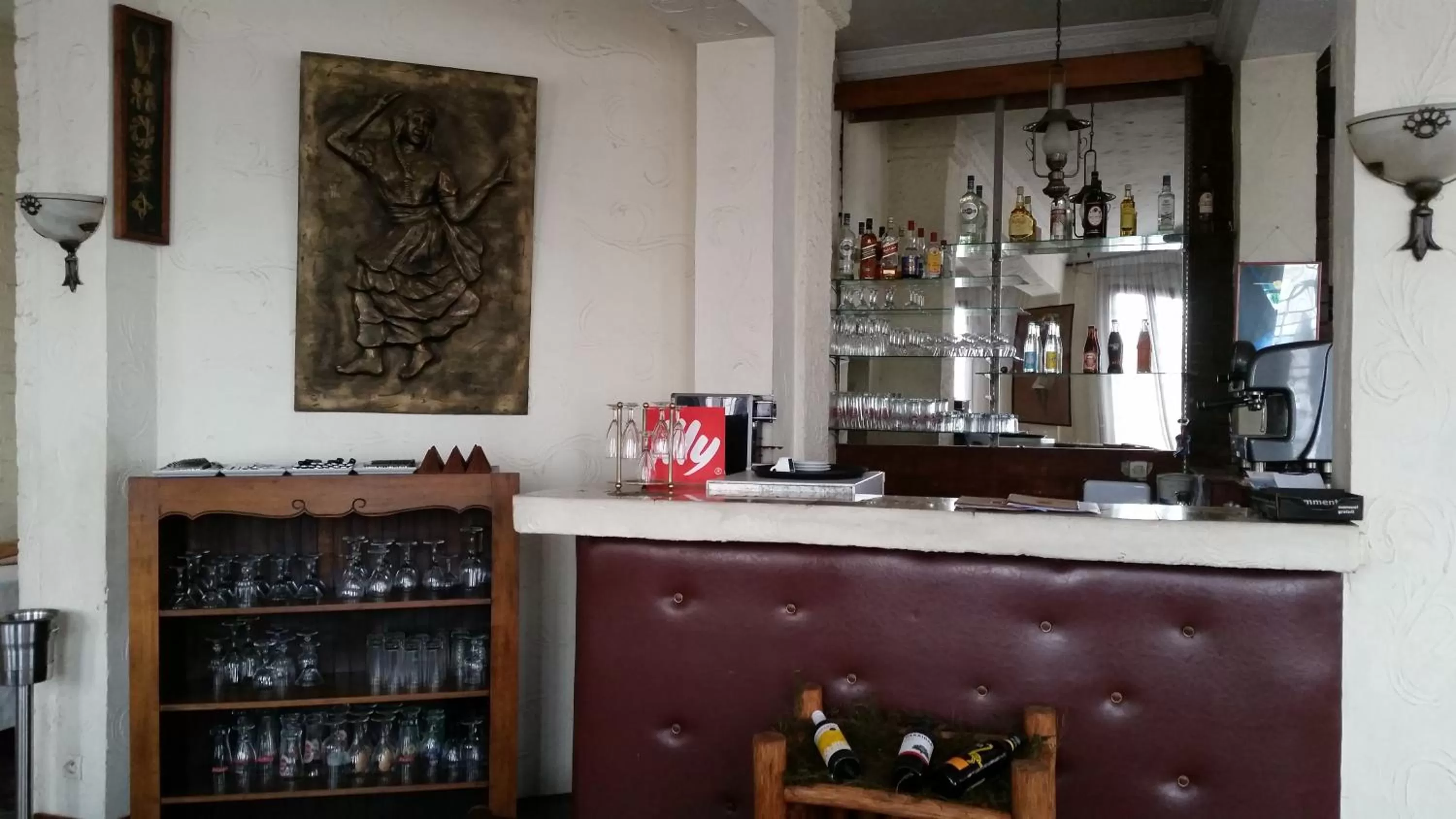 Lounge or bar, Lounge/Bar in Relais De La Haute Ville Tana