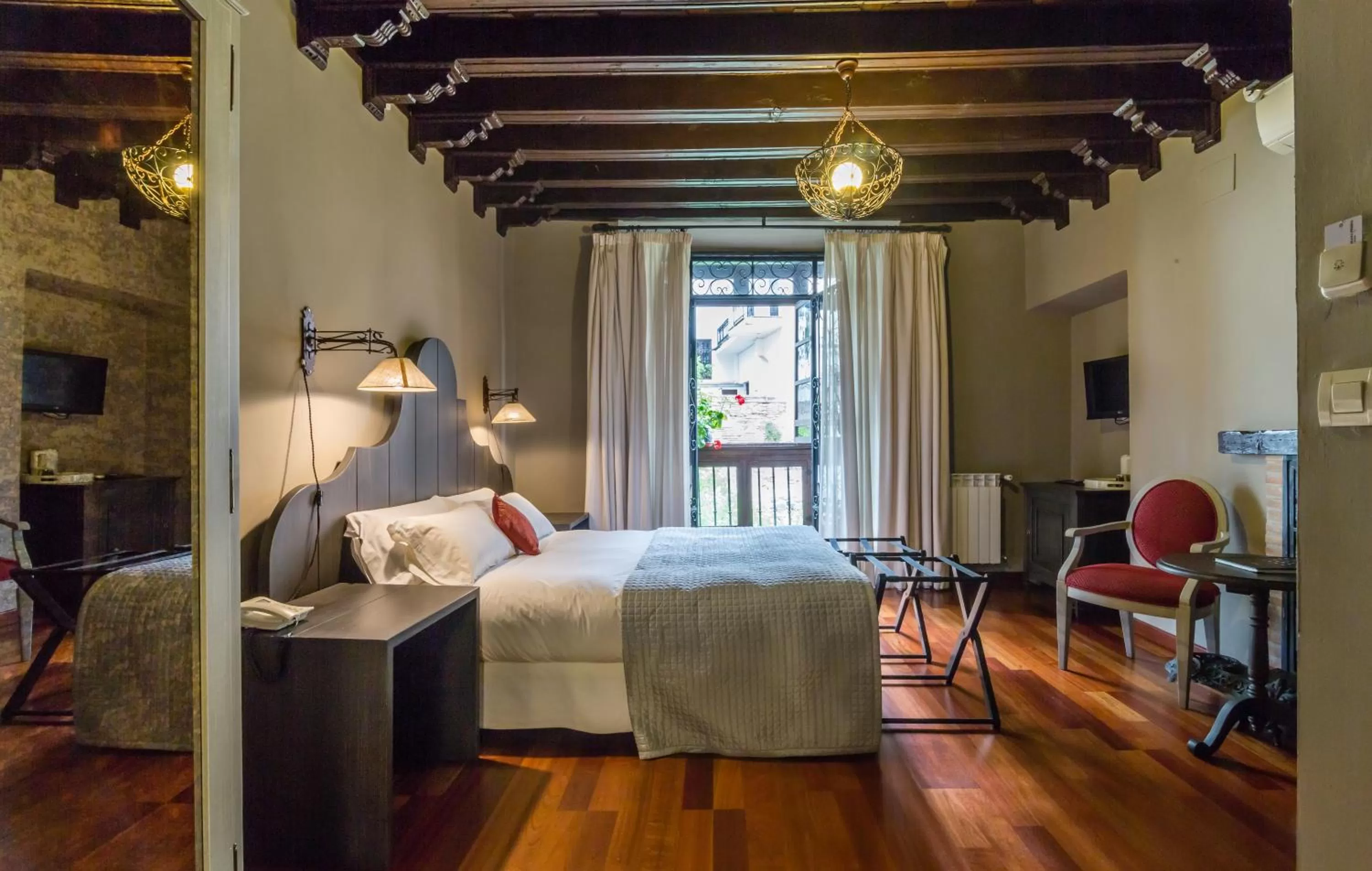 Bedroom, Bed in Palacio de Mariana Pineda