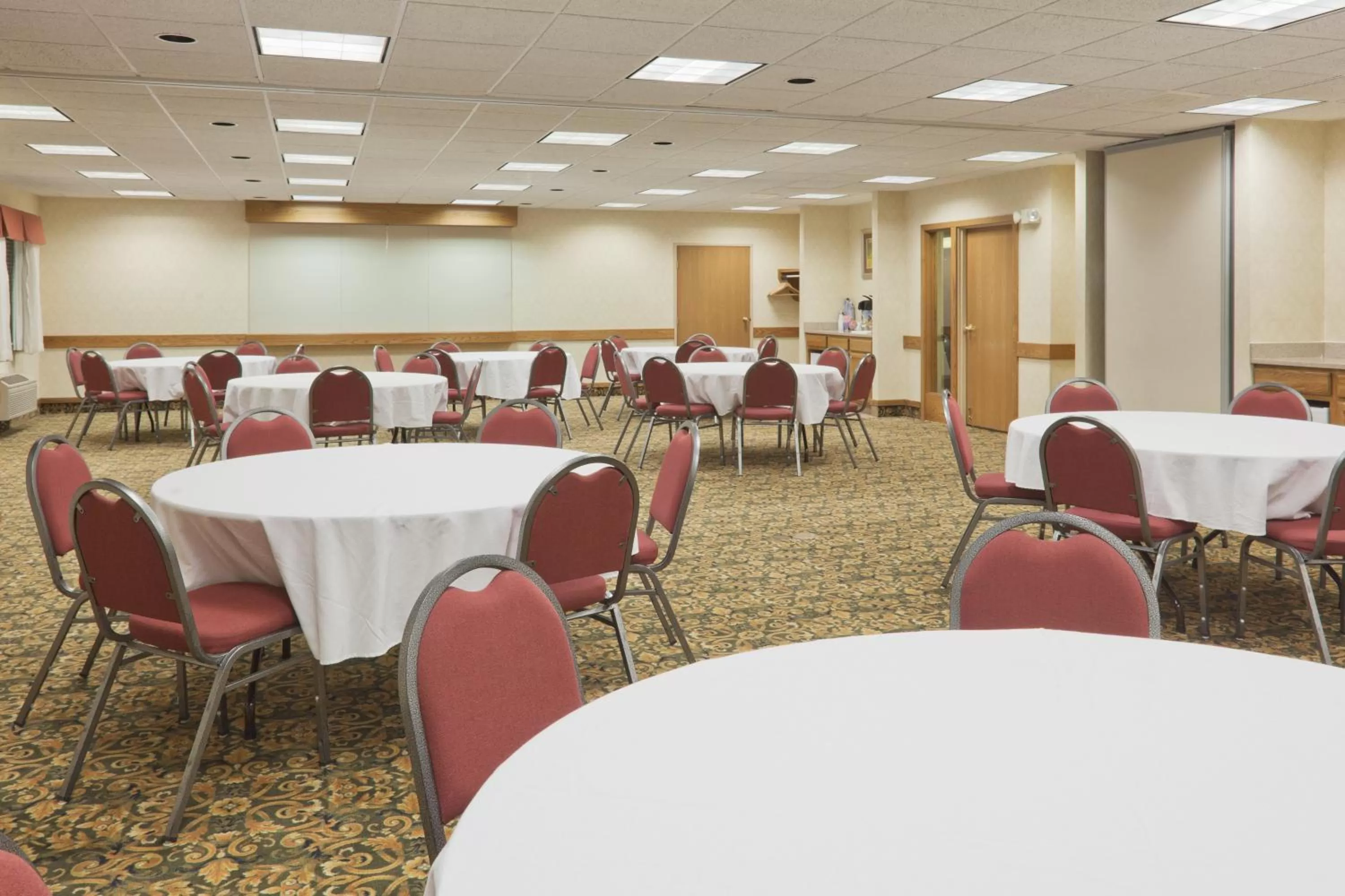 Banquet/Function facilities in Baymont by Wyndham Portage
