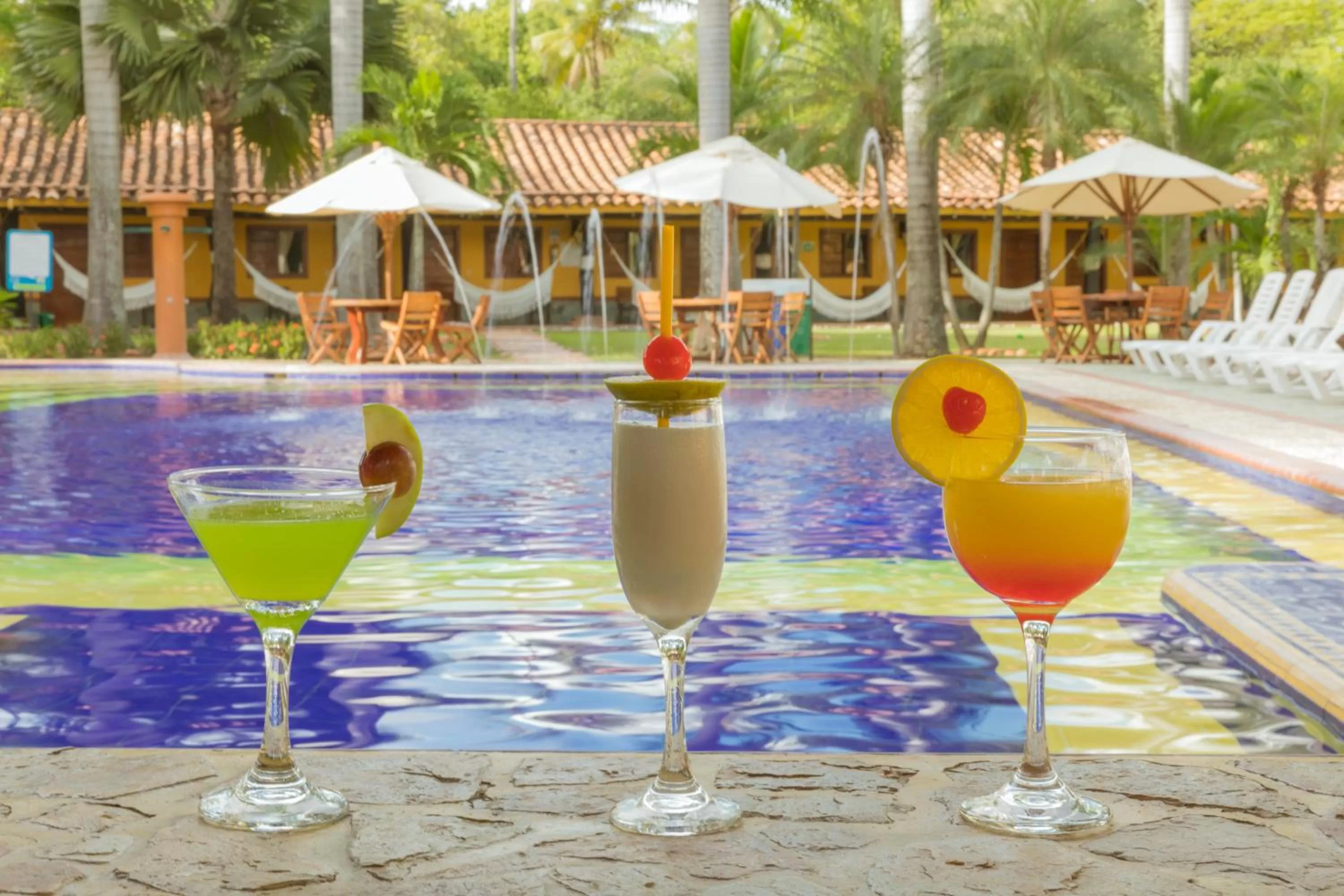 Property building, Swimming Pool in Hotel Portón del Sol