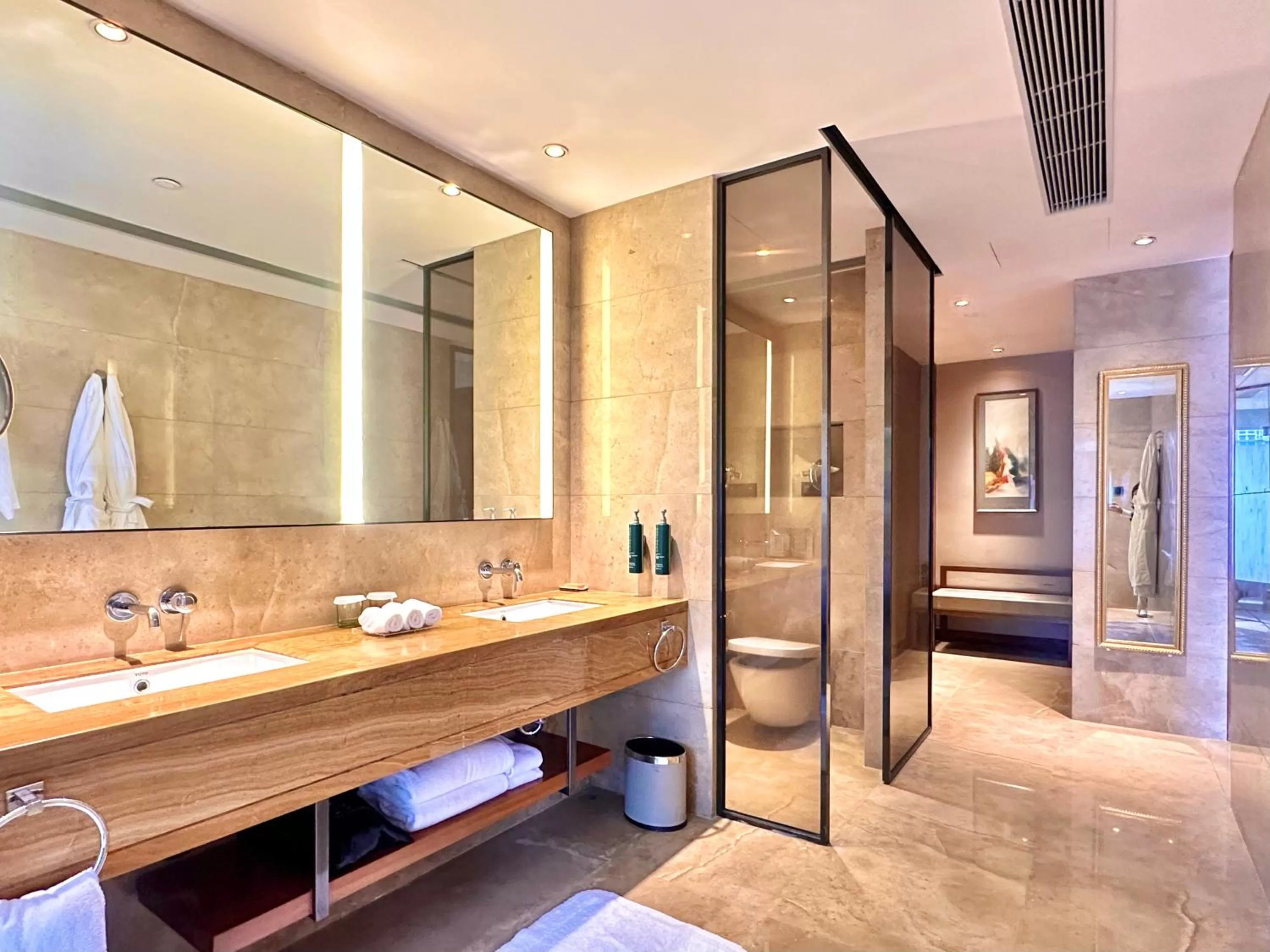 Corner Suite with Lounge Access in DoubleTree by Hilton Hotel Guangzhou - Science City