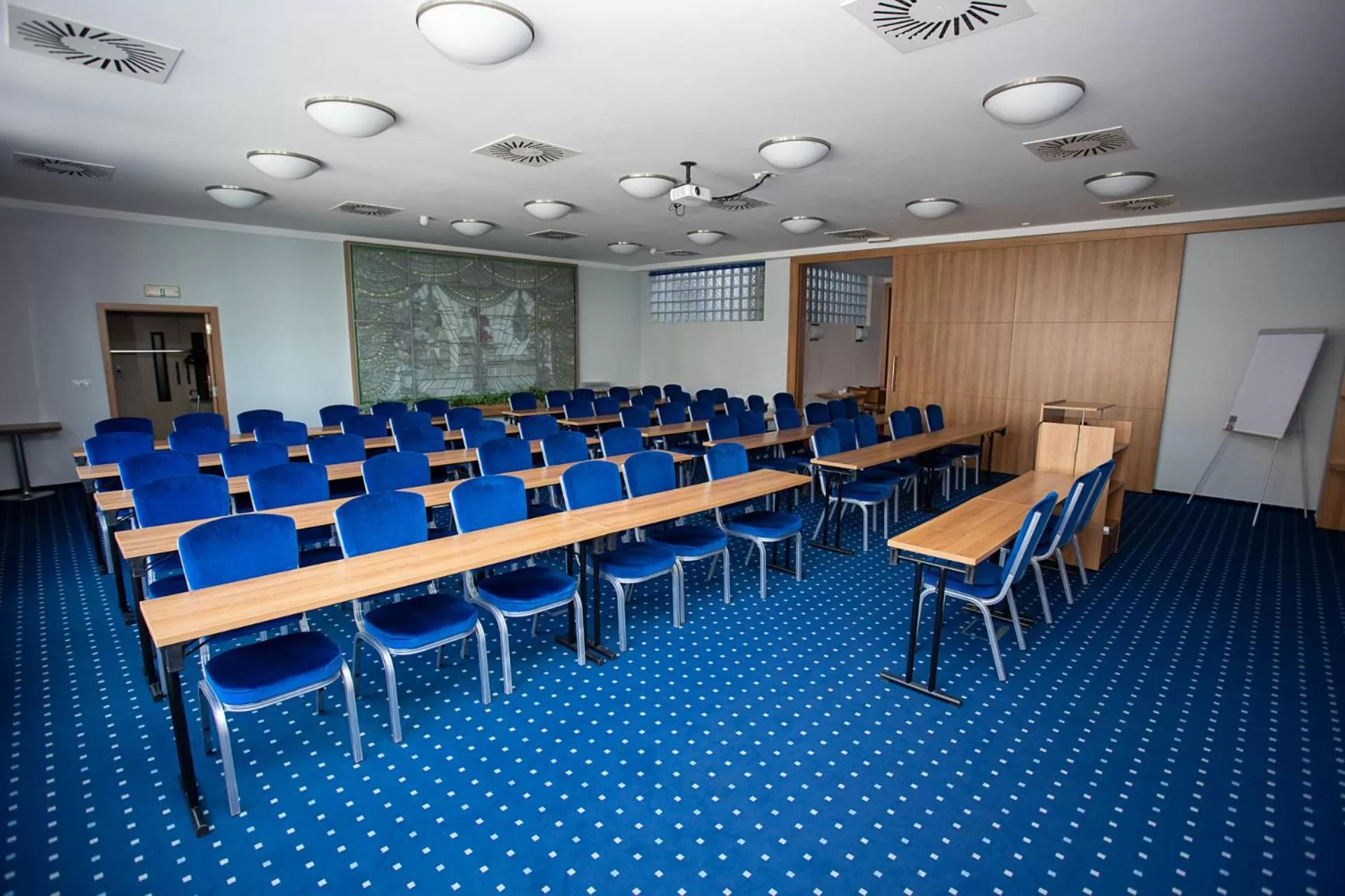 Business facilities in Hotel Grand