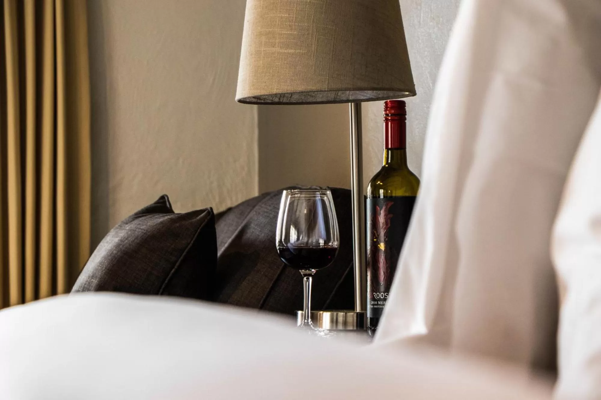 TV and multimedia, Bed in Galiano Oceanfront Inn & Spa