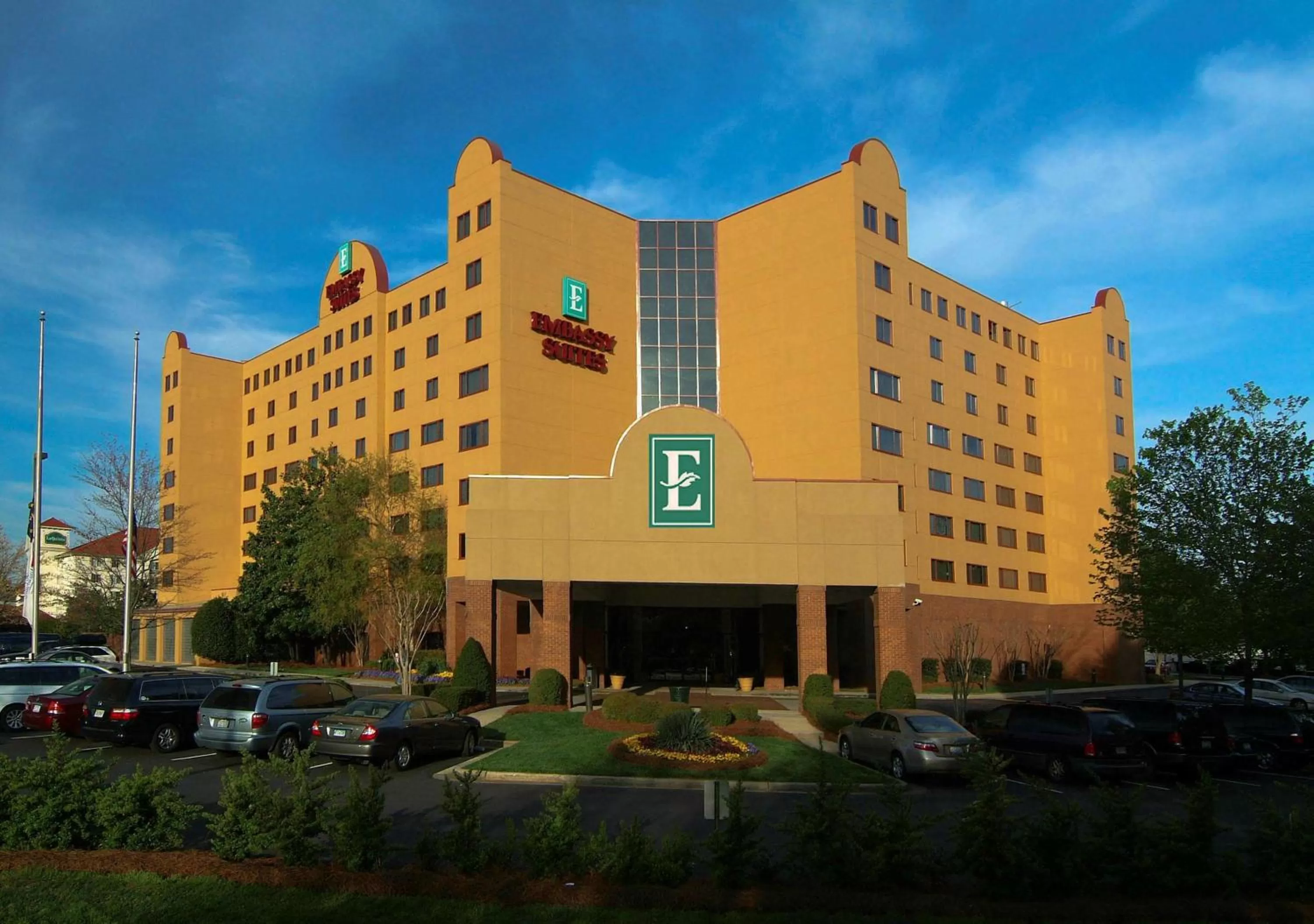 Property building in Embassy Suites Charlotte