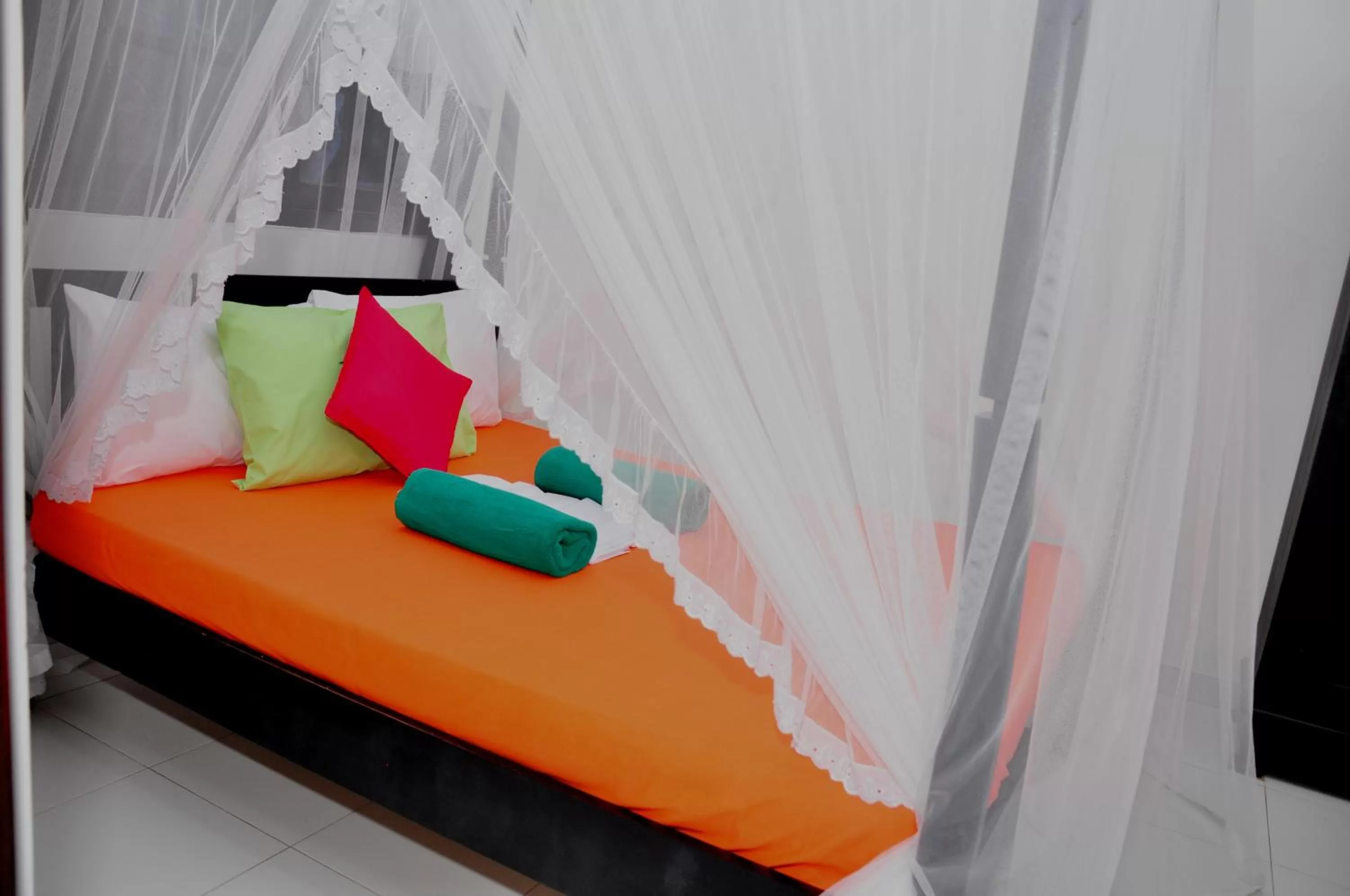 Bed in Bon Accord Mirissa