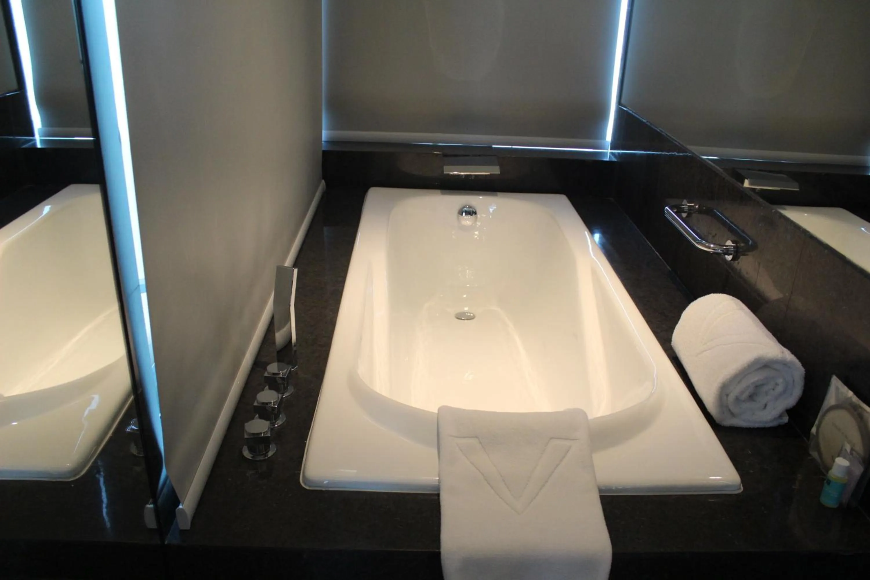 Bathroom in Wongtee V Hotel