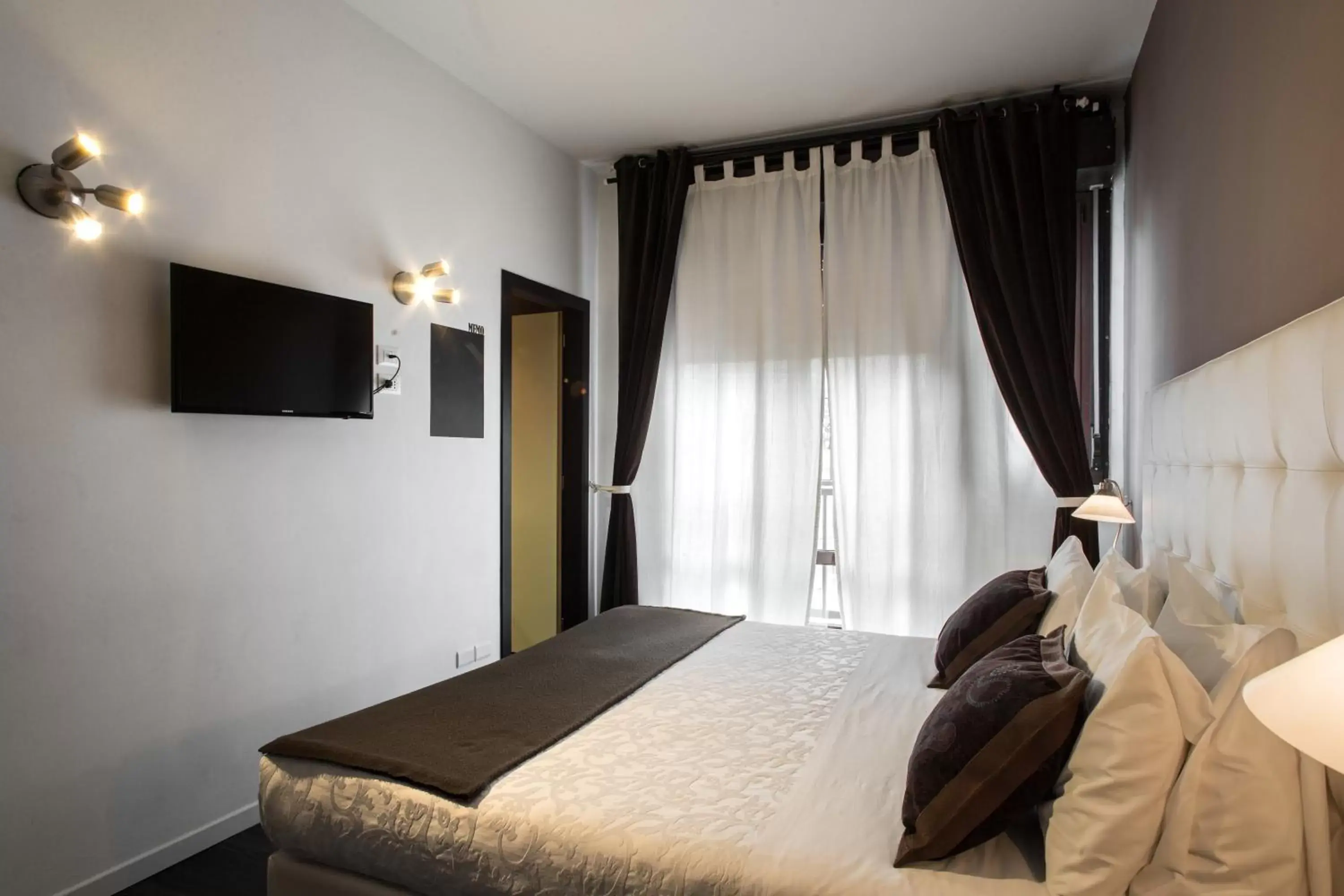 Executive Double or Twin Room in Hotel Mirage Executive Double or Twin Room in Hotel Mirage