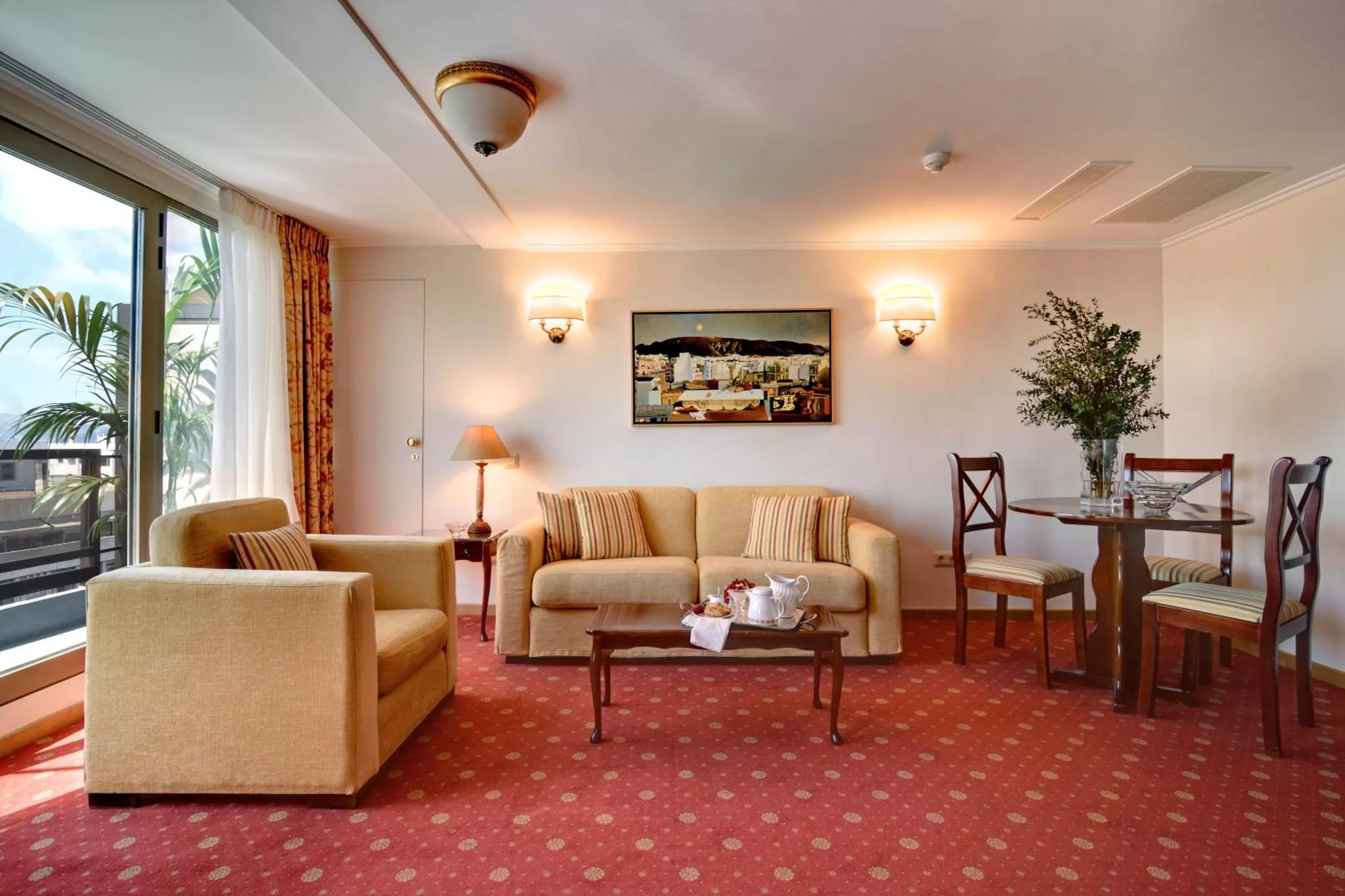 Coffee/tea facilities in Titania Hotel