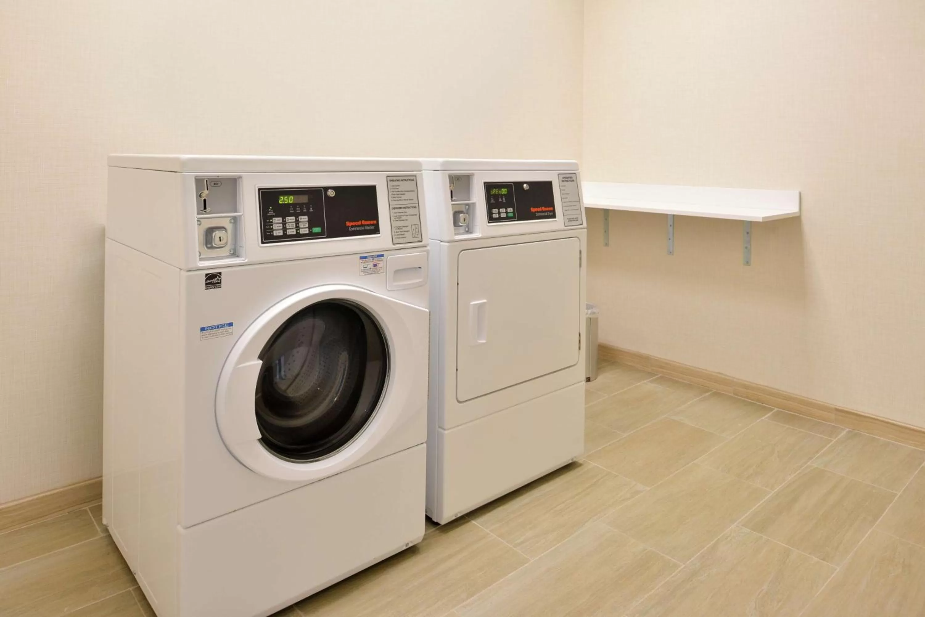 Sports in Hampton Inn & Suites Saint Paul Oakdale Woodbury