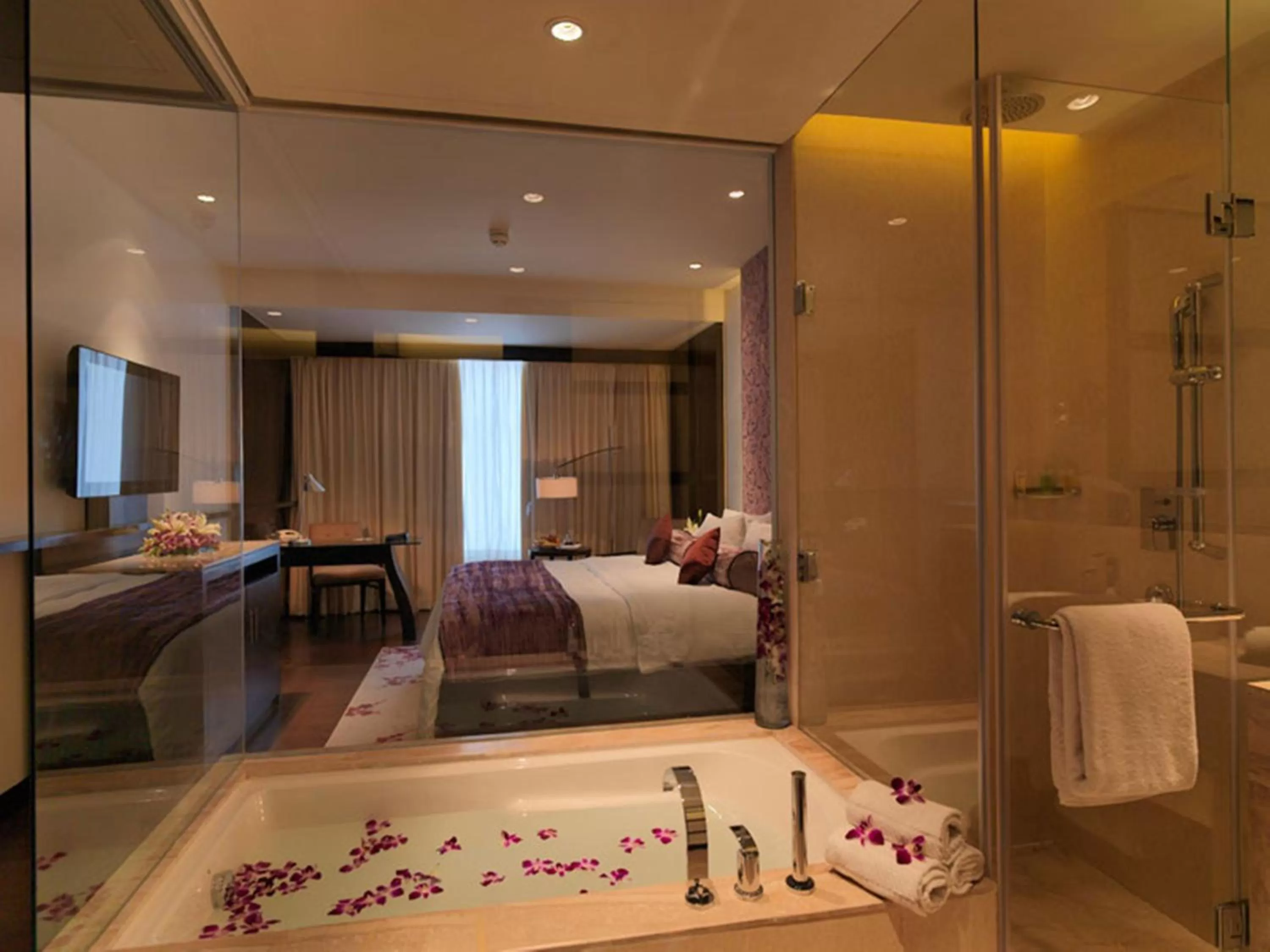 Shower, Bed in Hotel Royal Orchid Jaipur, Tonk Road