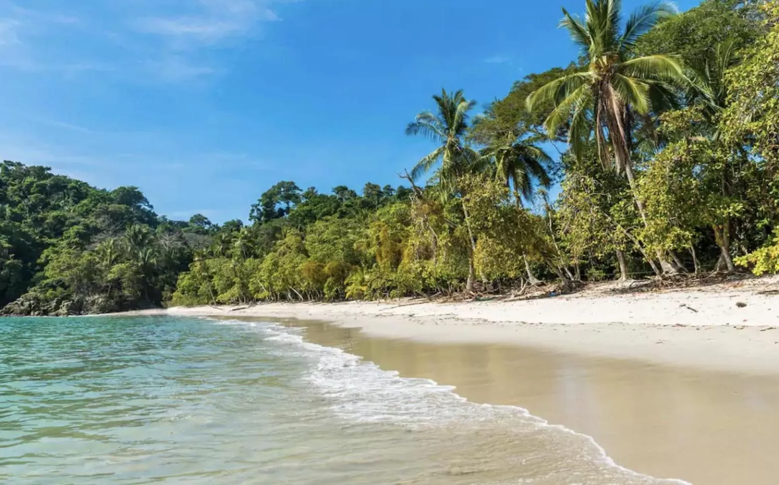 Beach in Casa G - Manuel Antonio oceanview hotel