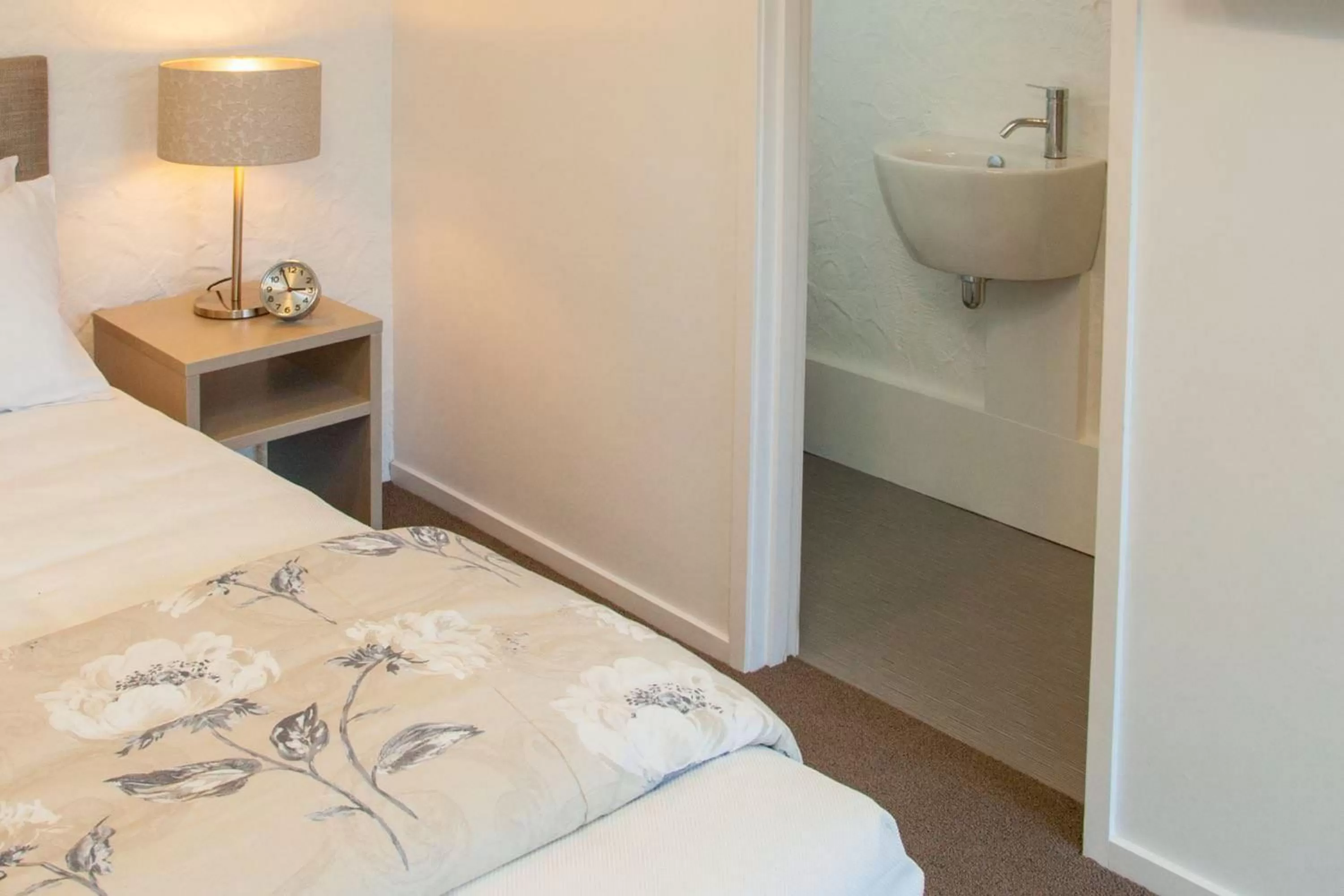 Decorative detail, Bed in Aria on Bank