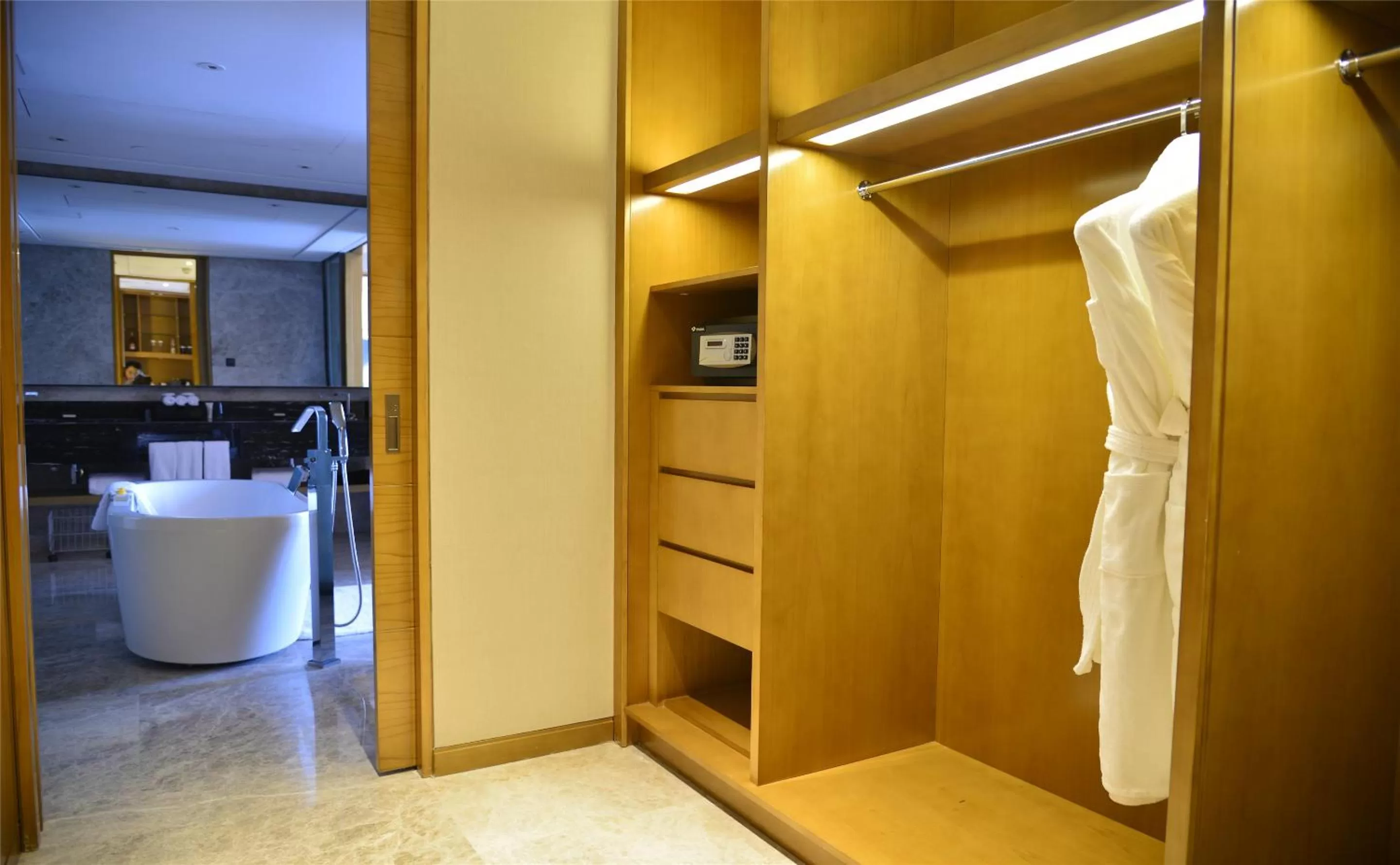 wardrobe in Hilton Urumqi