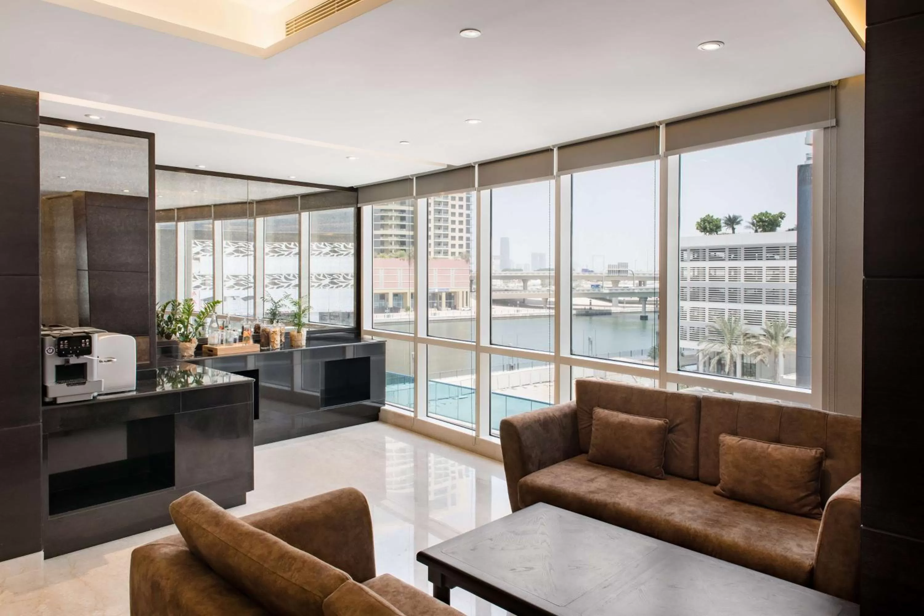 Restaurant/places to eat in Radisson Blu Hotel, Dubai Canal View