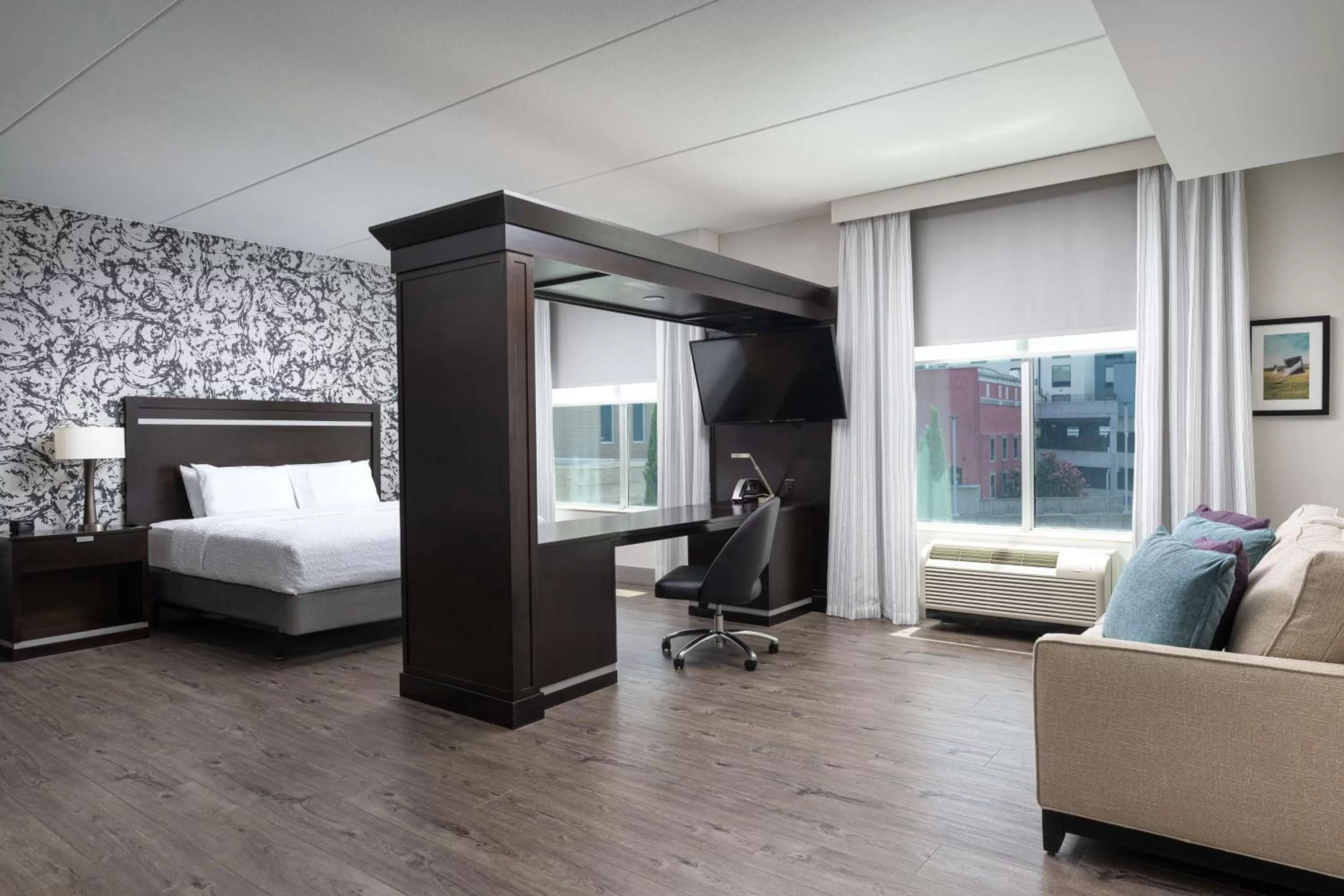 Bedroom, Bed in Hampton Inn & Suites Chattanooga Downtown