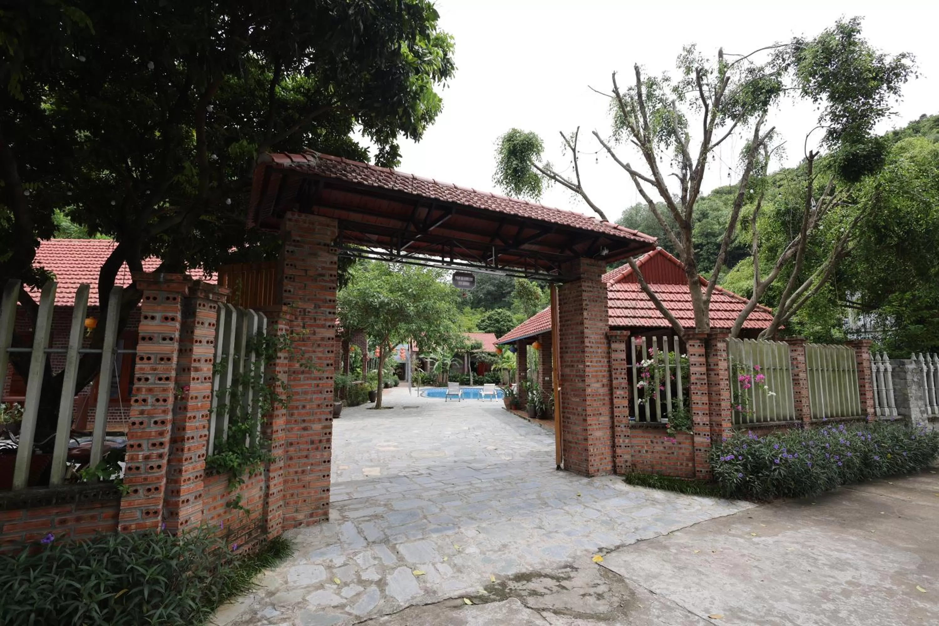 Facade/entrance in Phạm Gia Homestay Ecogarden