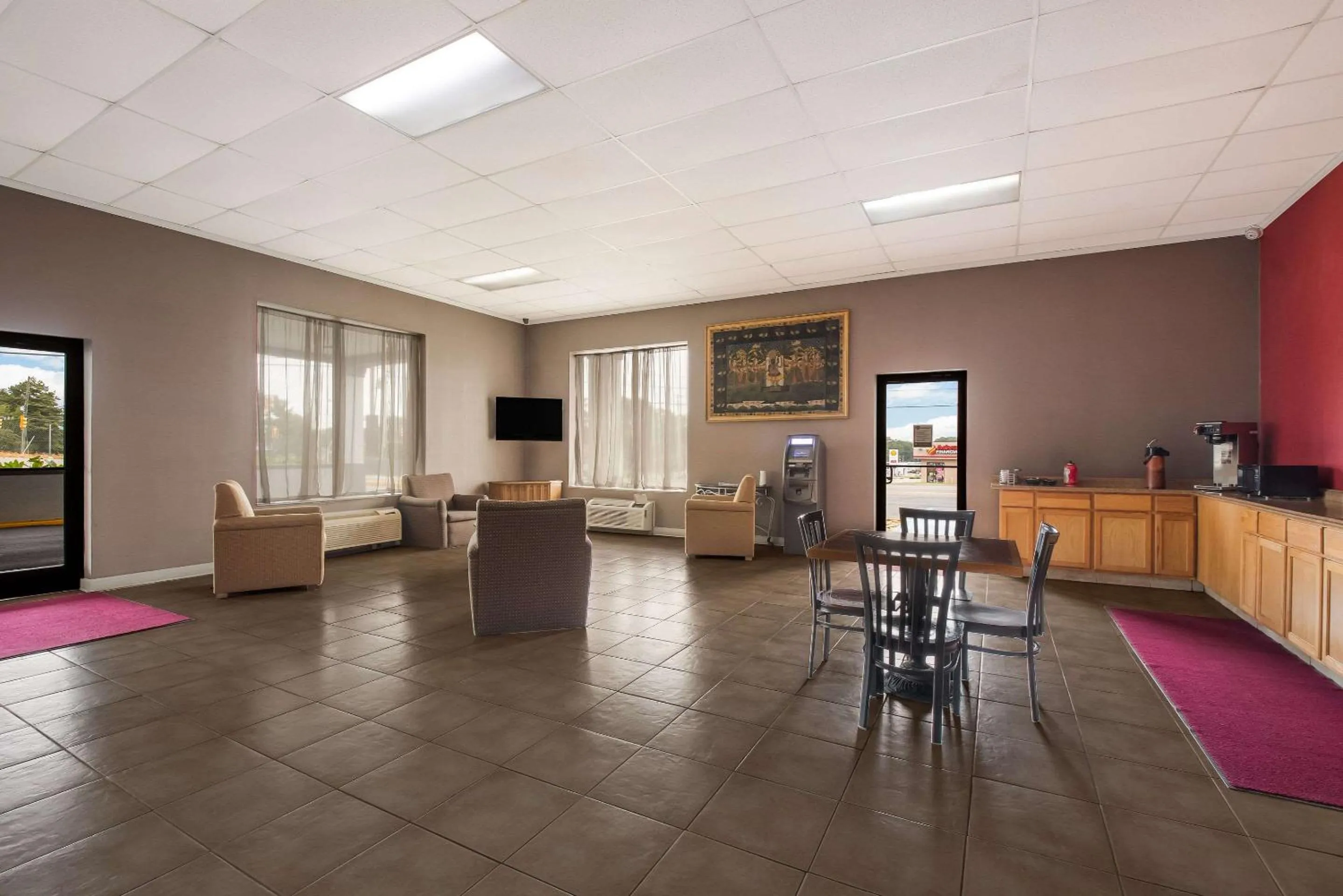 Breakfast in Suburban Studios Cleveland Central