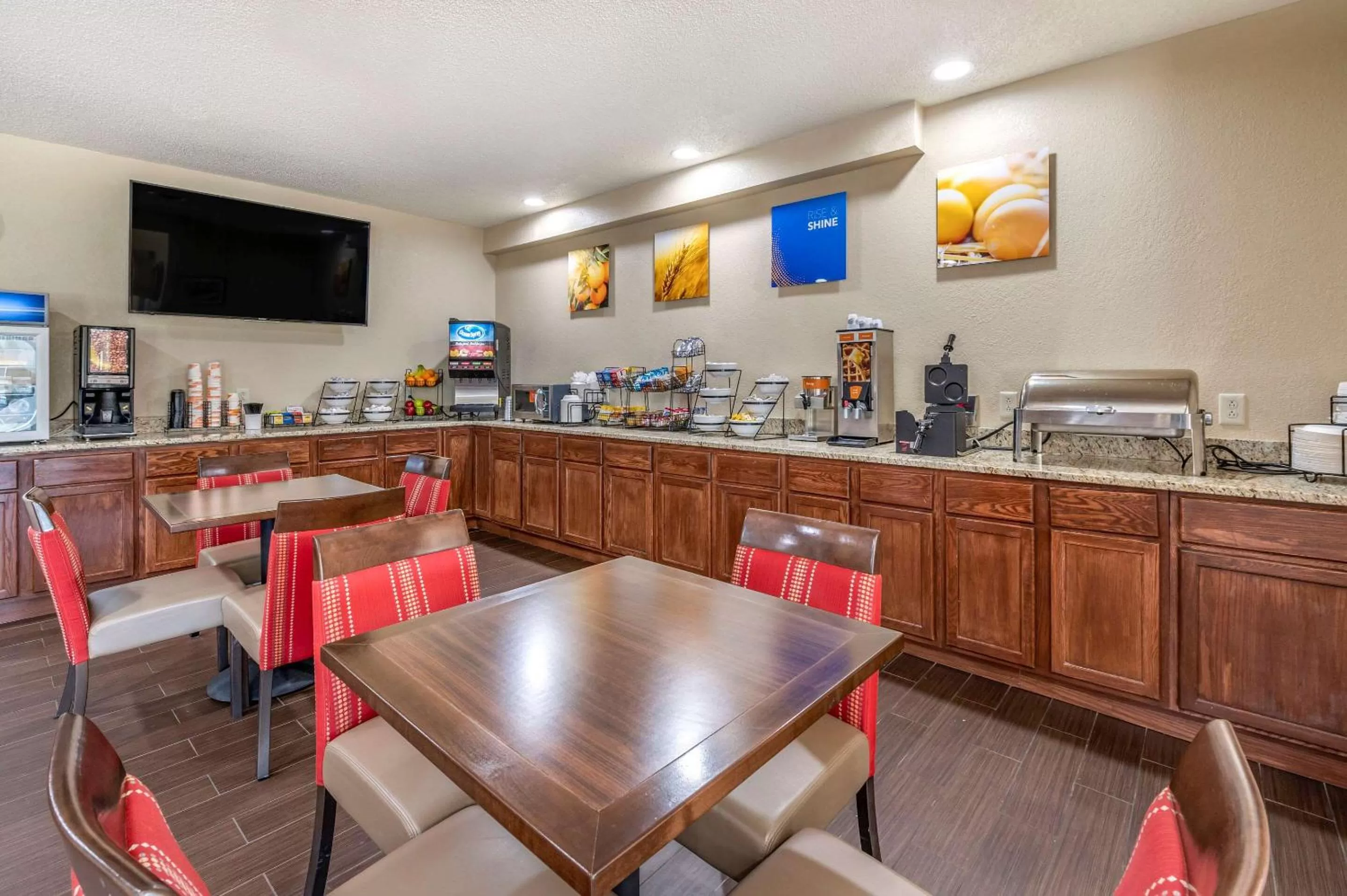 Restaurant/places to eat in Comfort Inn Near Kokomo Speedway