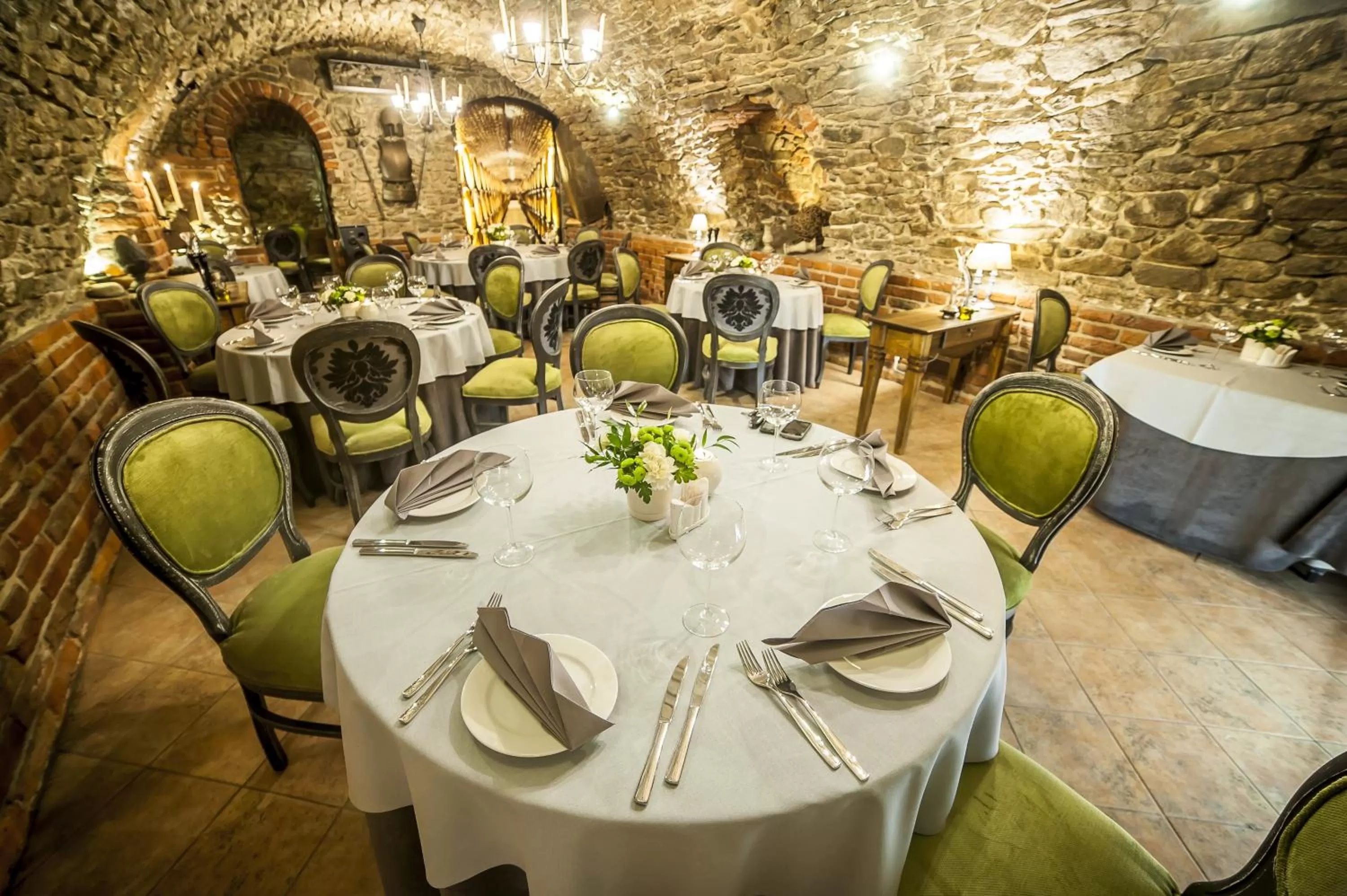 Restaurant/Places to Eat in Hotel Restauracja Piwnica Rycerska