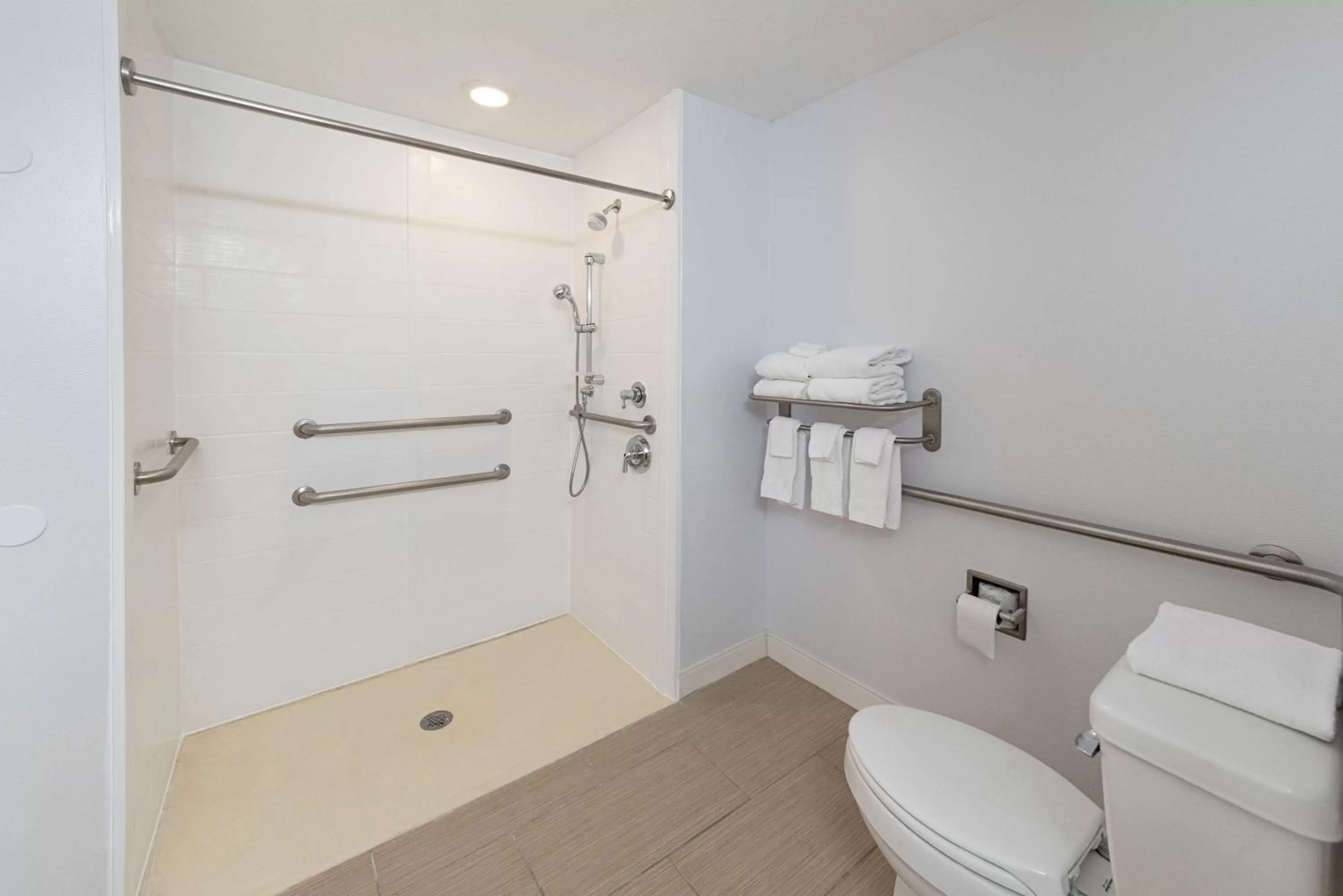 Bathroom in Hampton Inn Greenfield