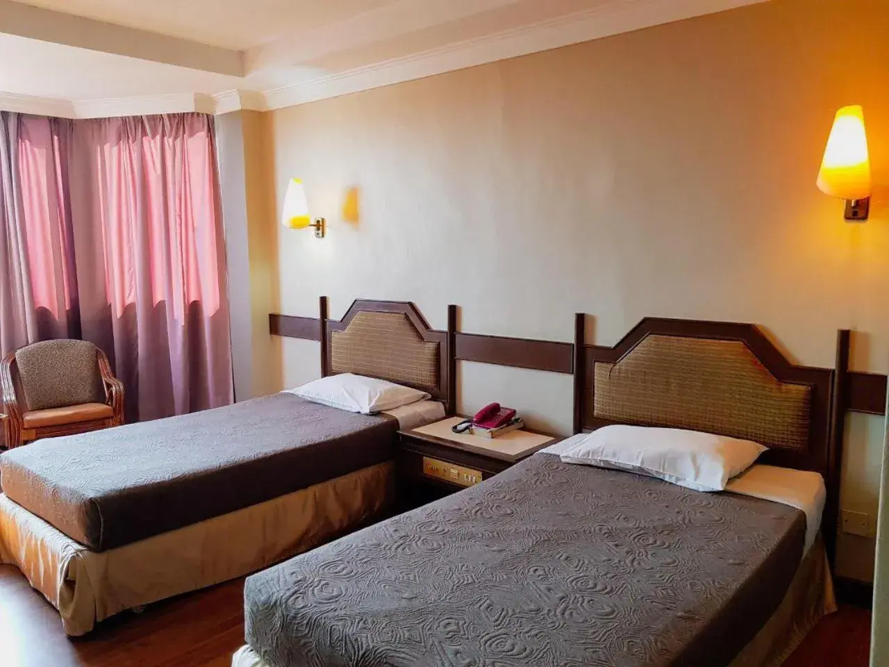 Deluxe Twin Room in Hotel Grand Crystal Deluxe Twin Room in Hotel Grand Crystal