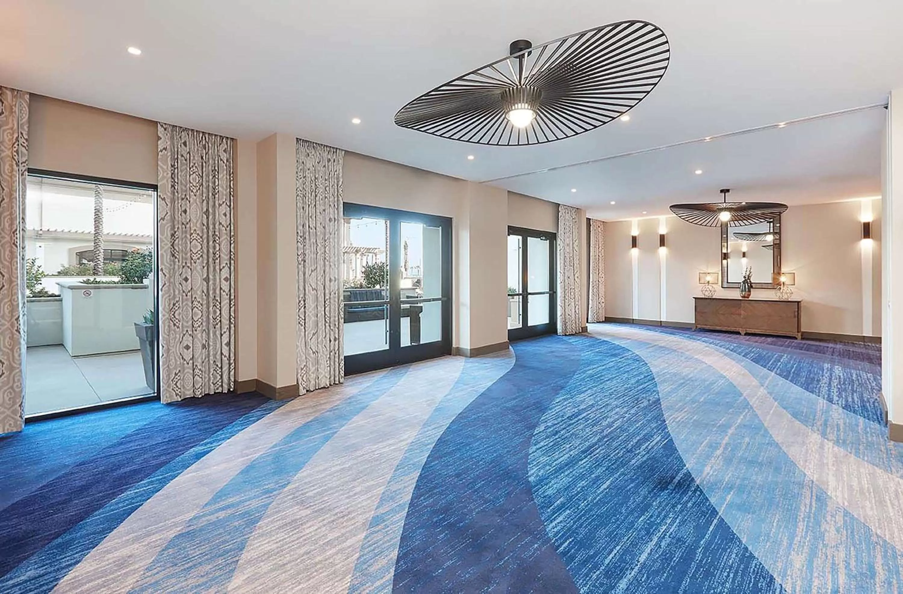 Meeting/conference room in The Waterfront Beach Resort, A Hilton Hotel