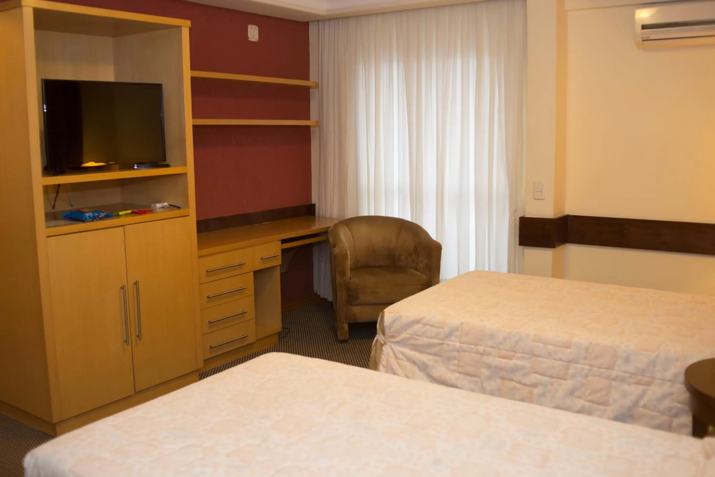 Photo of the whole room, Bed in Rihad Palace Hotel