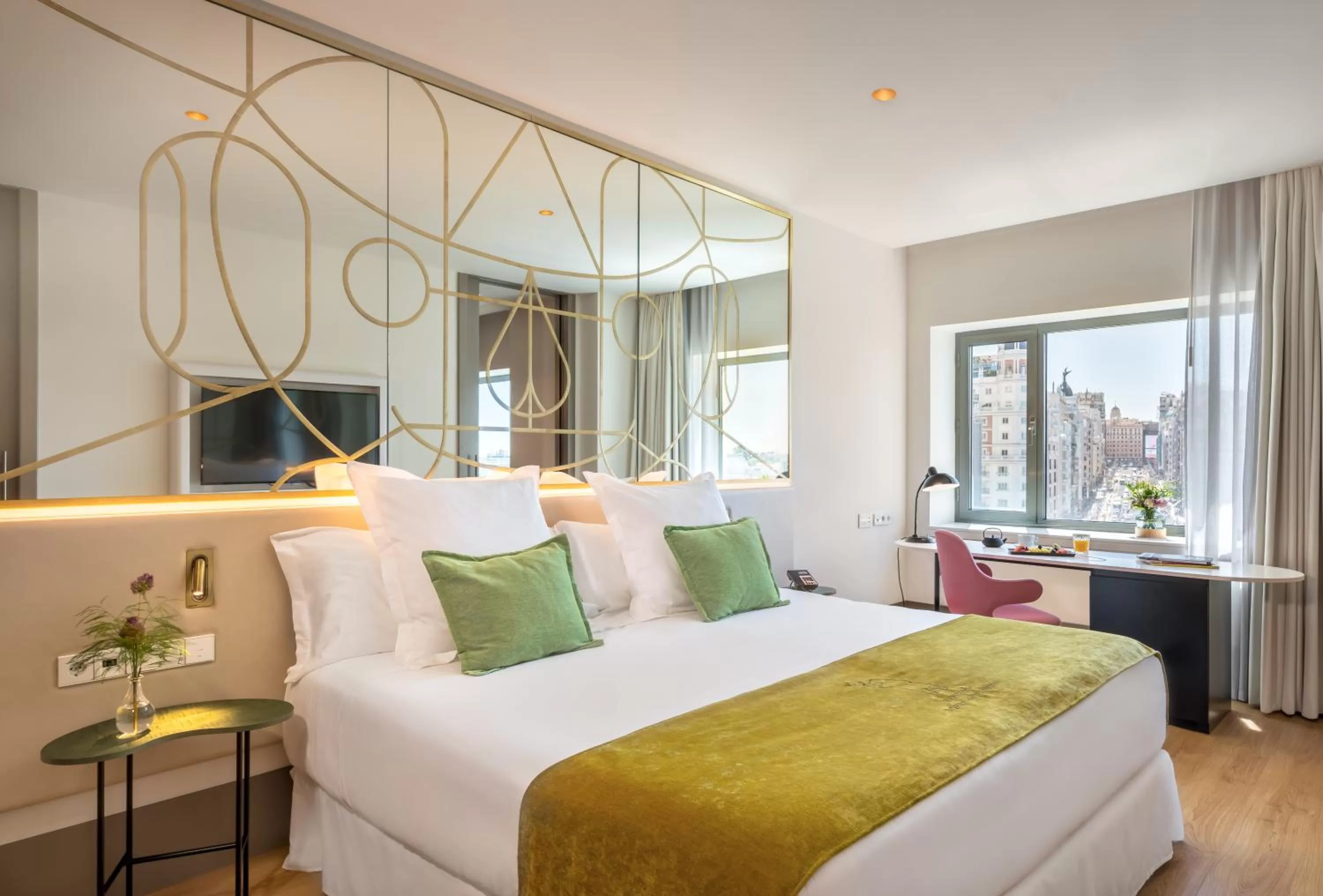 Seating area, Bed in Barceló Torre de Madrid