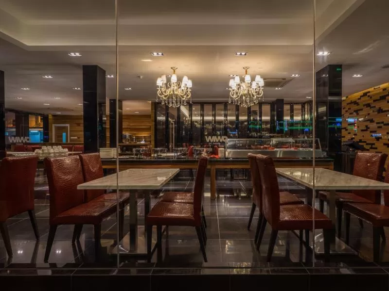 Restaurant/places to eat in WIWO Hotel