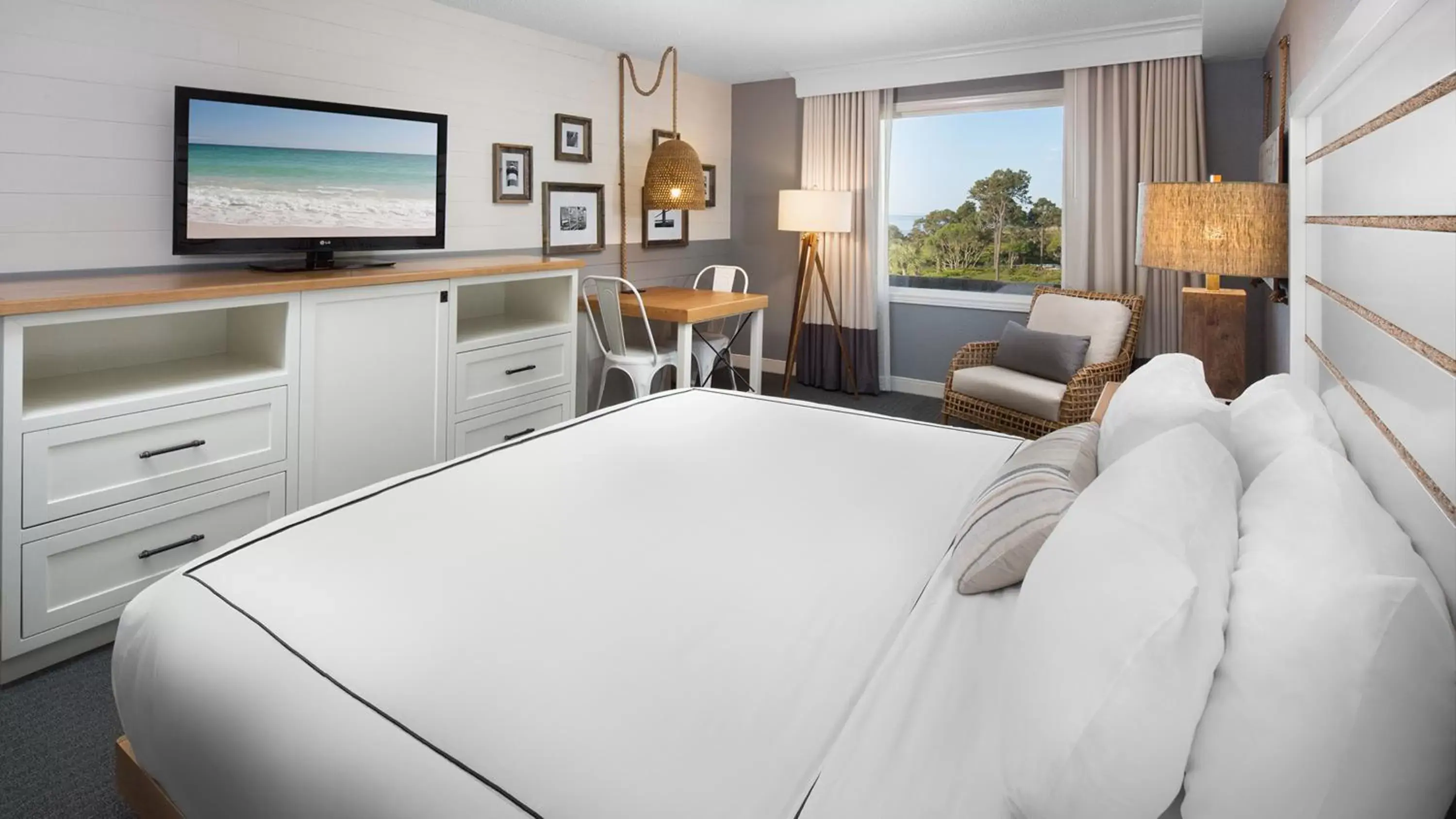 Premium King Room in Beach House Resort Hilton Head Island Premium King Room in Beach House Resort Hilton Head Island