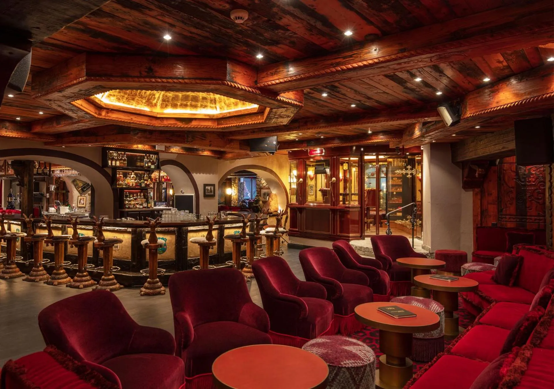 Lounge or bar in Resort Hotel Alex Zermatt