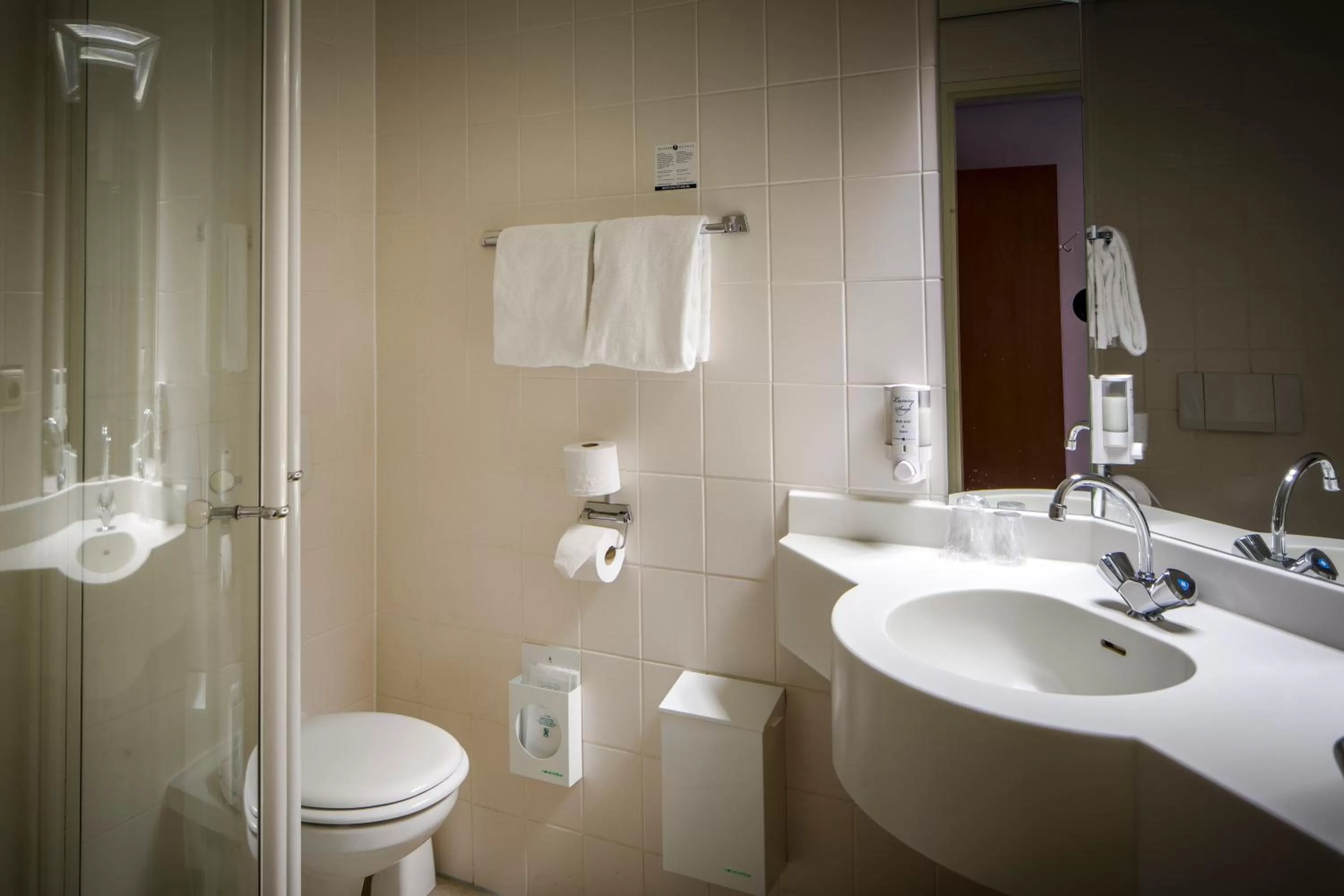 Bathroom in Fletcher Hotel Restaurant Boschoord