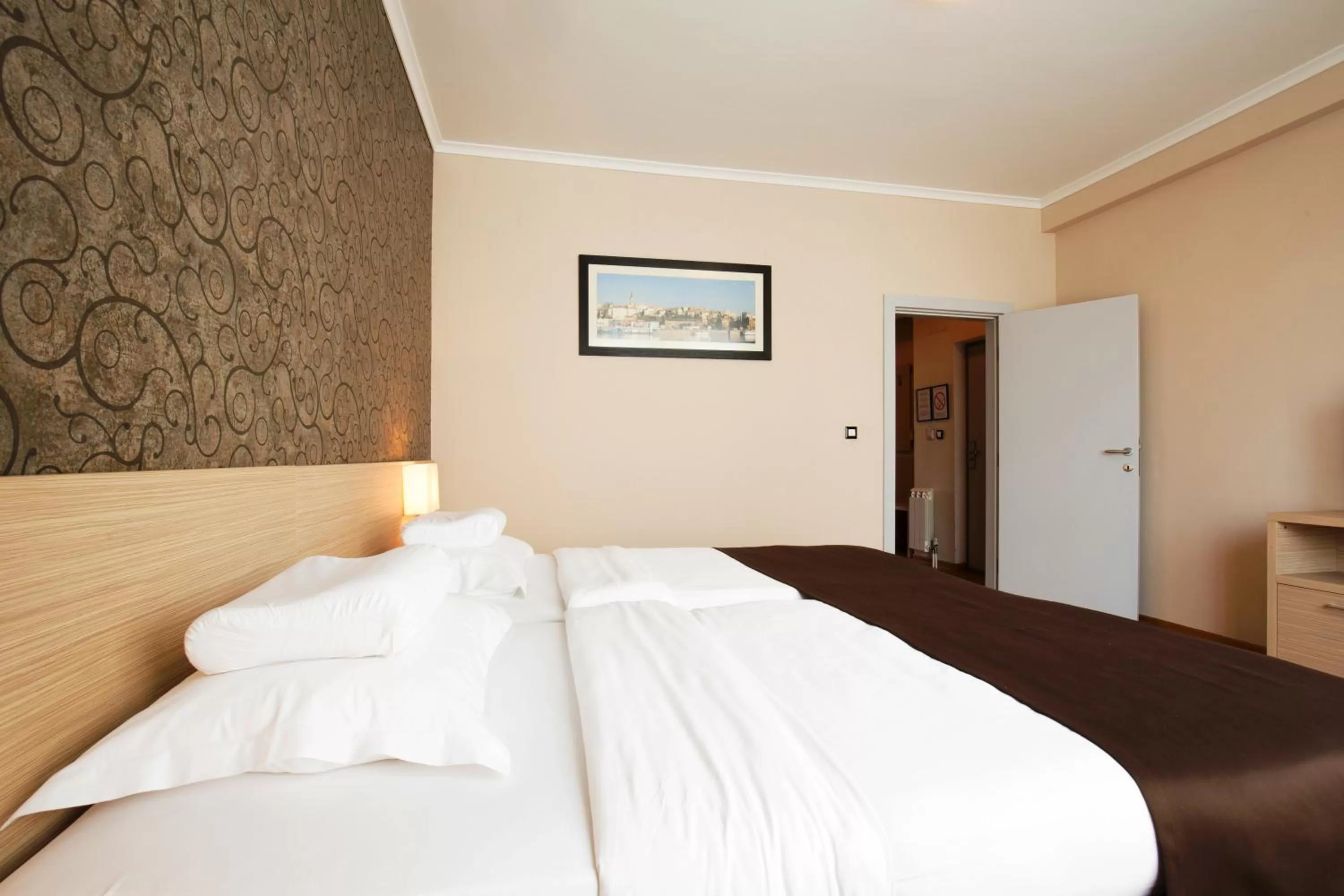 Bedroom, Bed in Garni Hotel Nevski