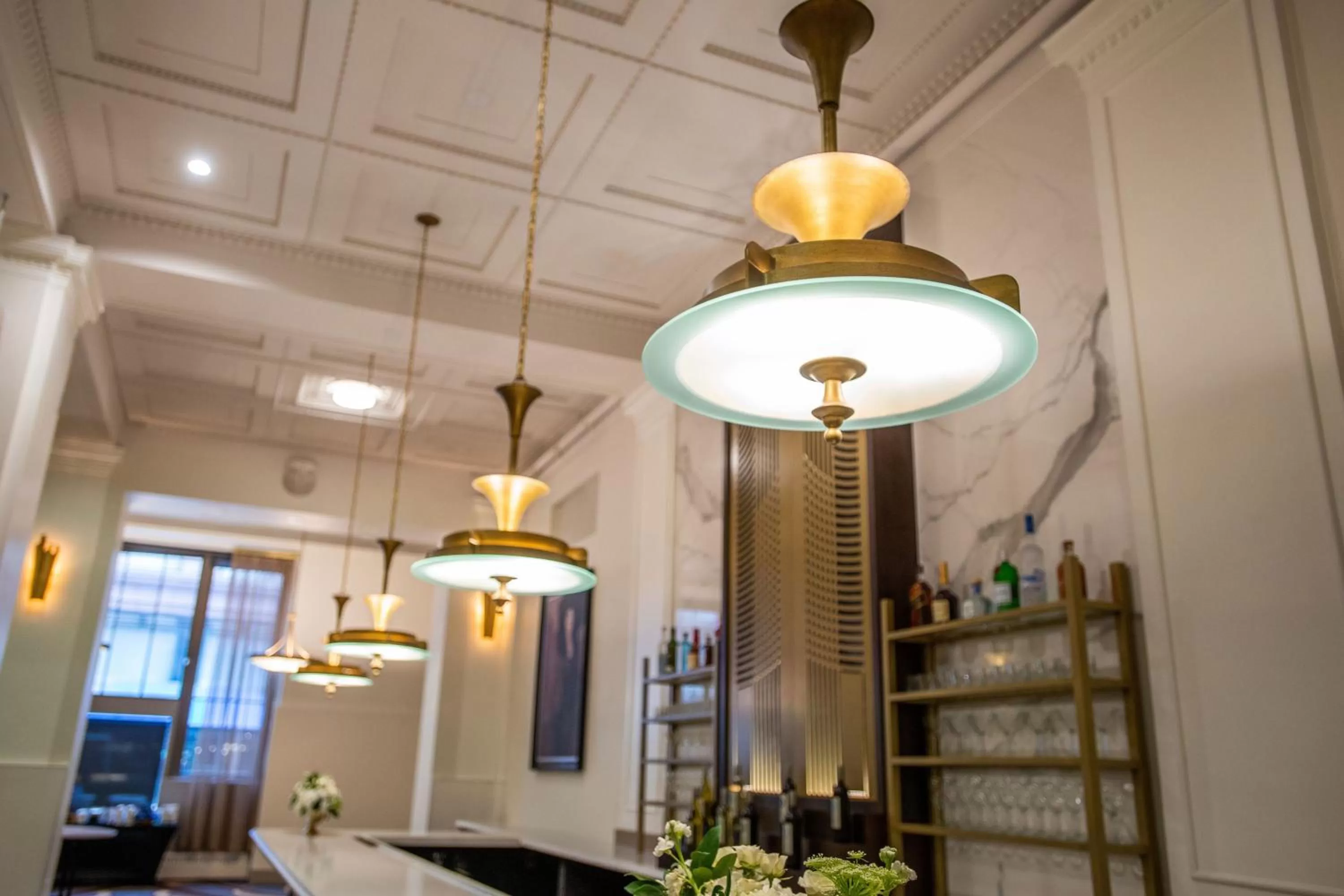 Lounge or bar in Magnolia Hotel Denver, a Tribute Portfolio Hotel