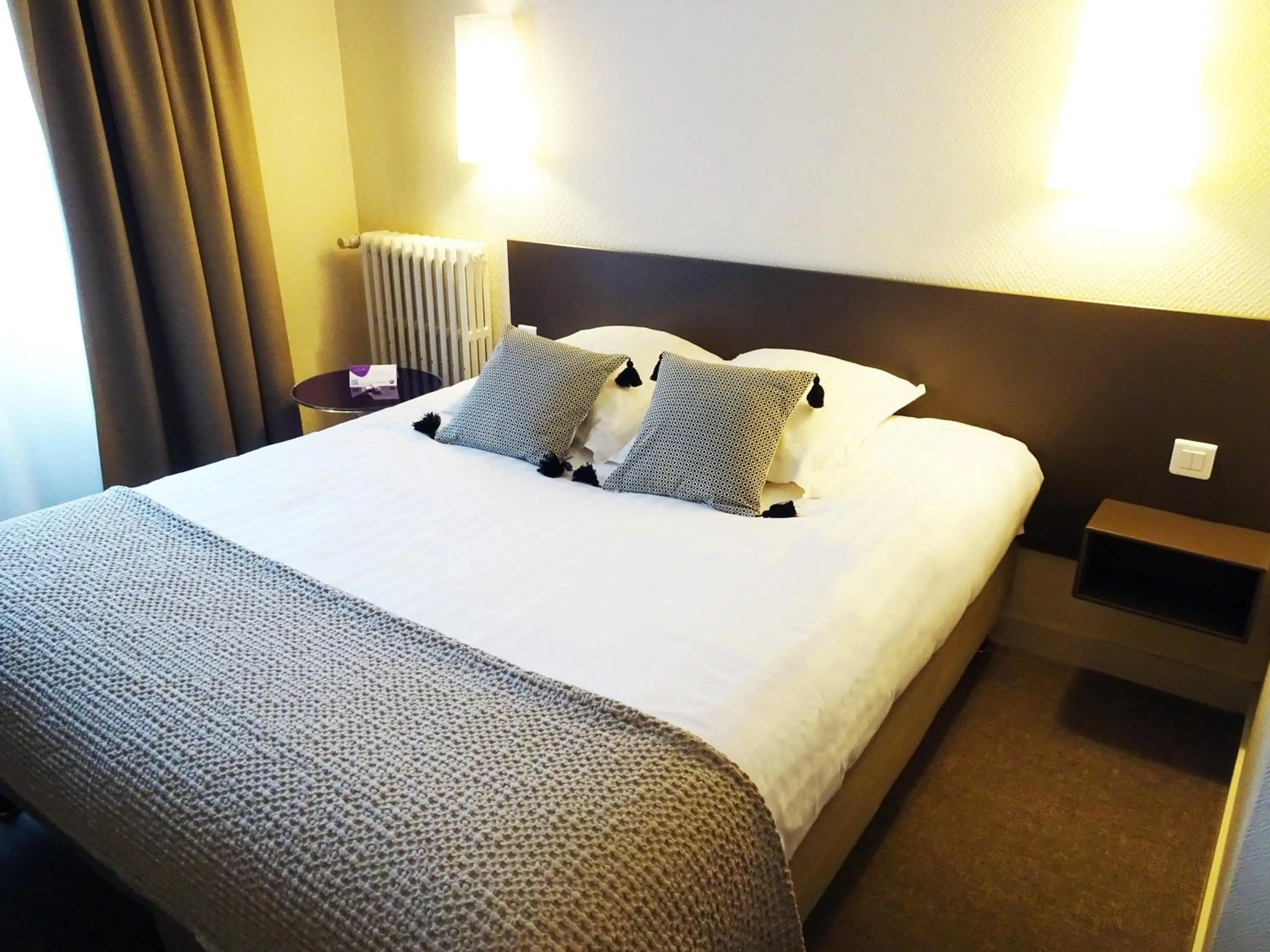 Bed in Hotel Le Sevigne - Sure Hotel Collection by Best Western