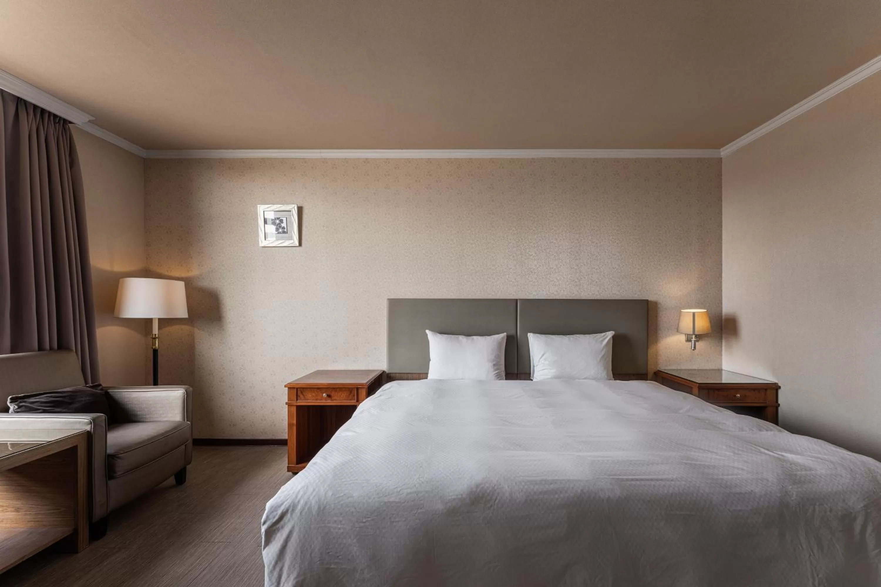 Bed in Hotel j-Metropolis