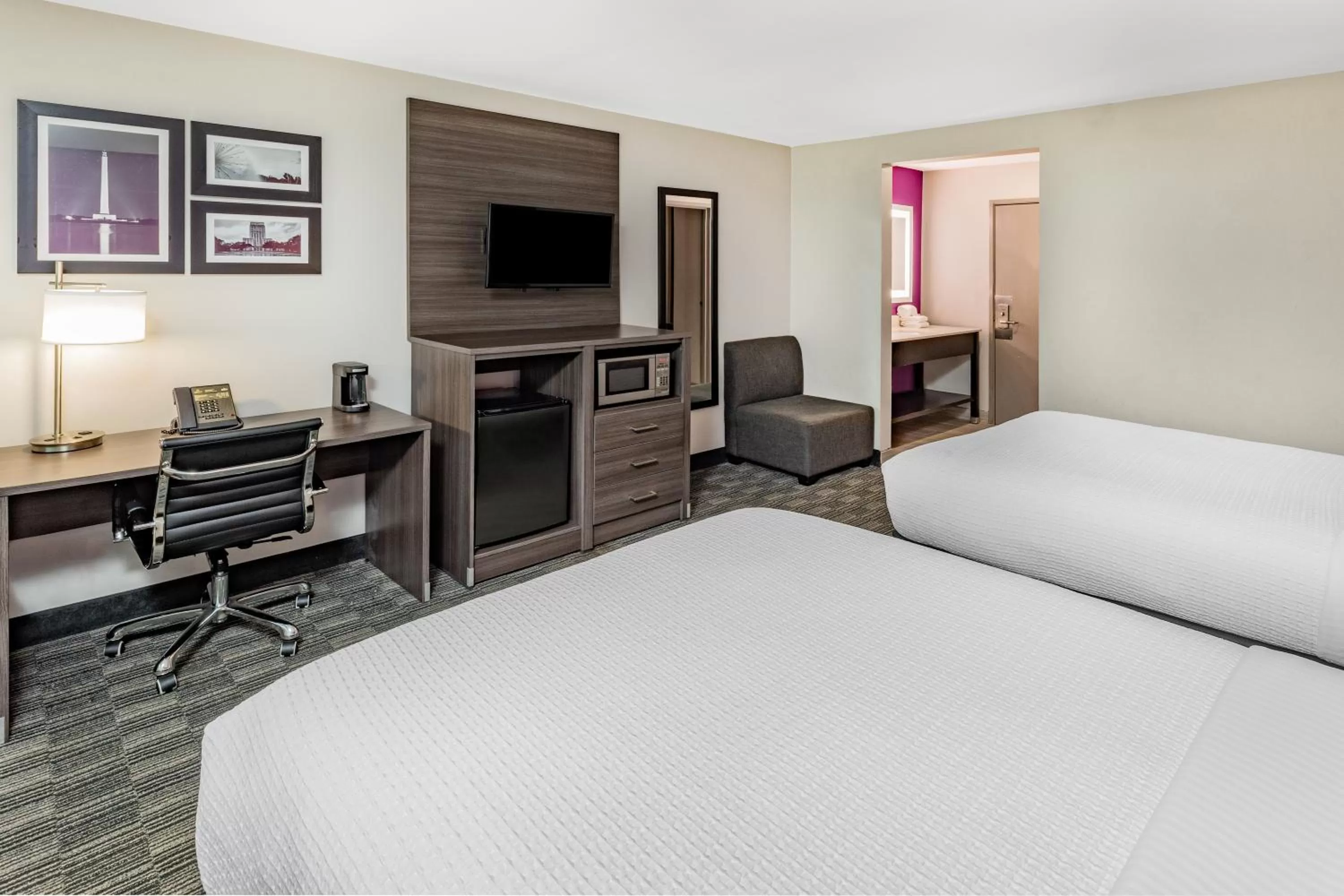 TV and multimedia, Bed in La Quinta by Wyndham Houston Southwest