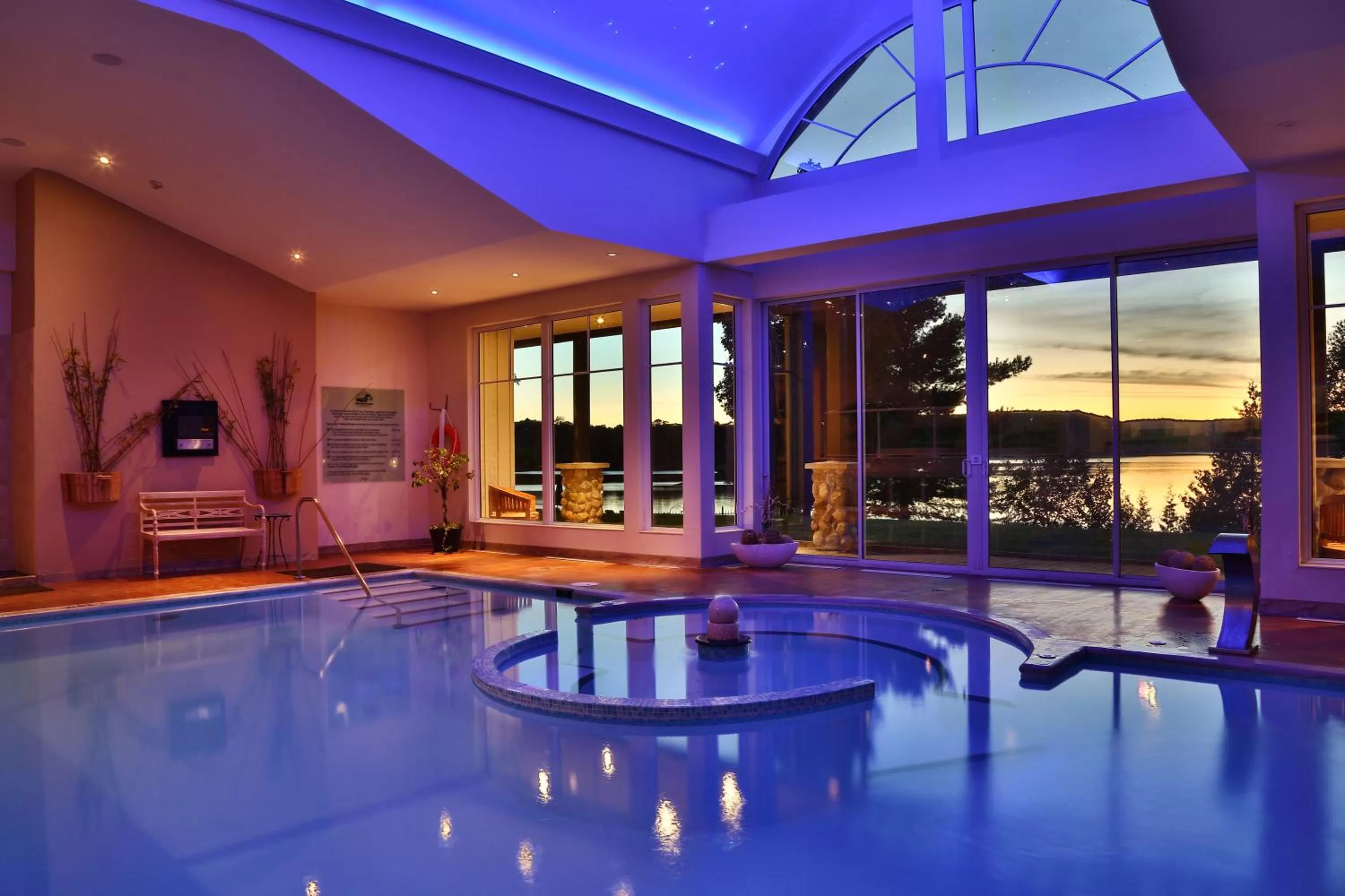 Public Bath in Sir Sam's Inn & Spa