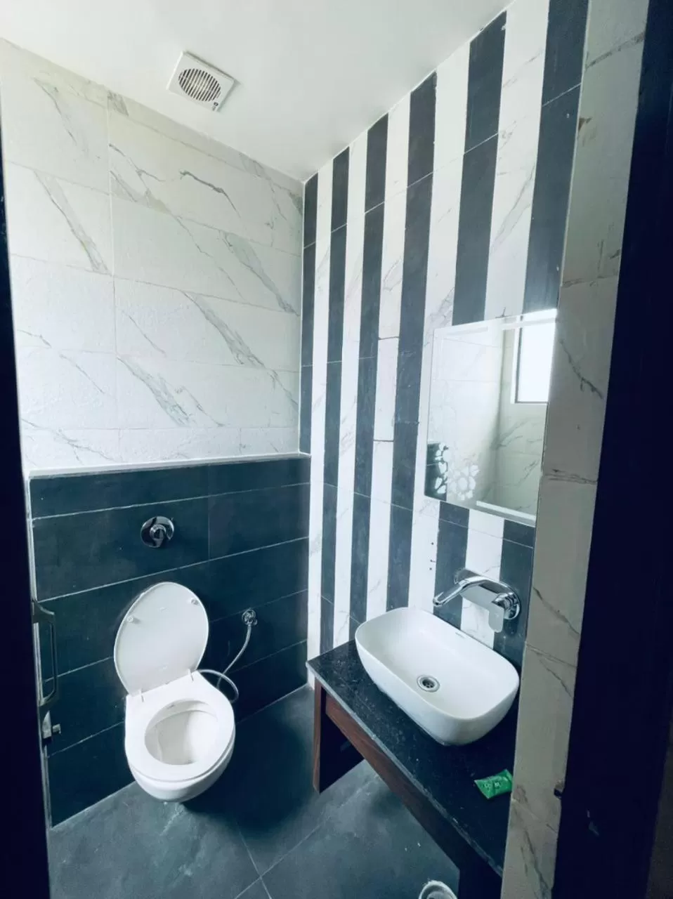 Bathroom in Hotel Dream Town By Cozy Hotels & Resorts