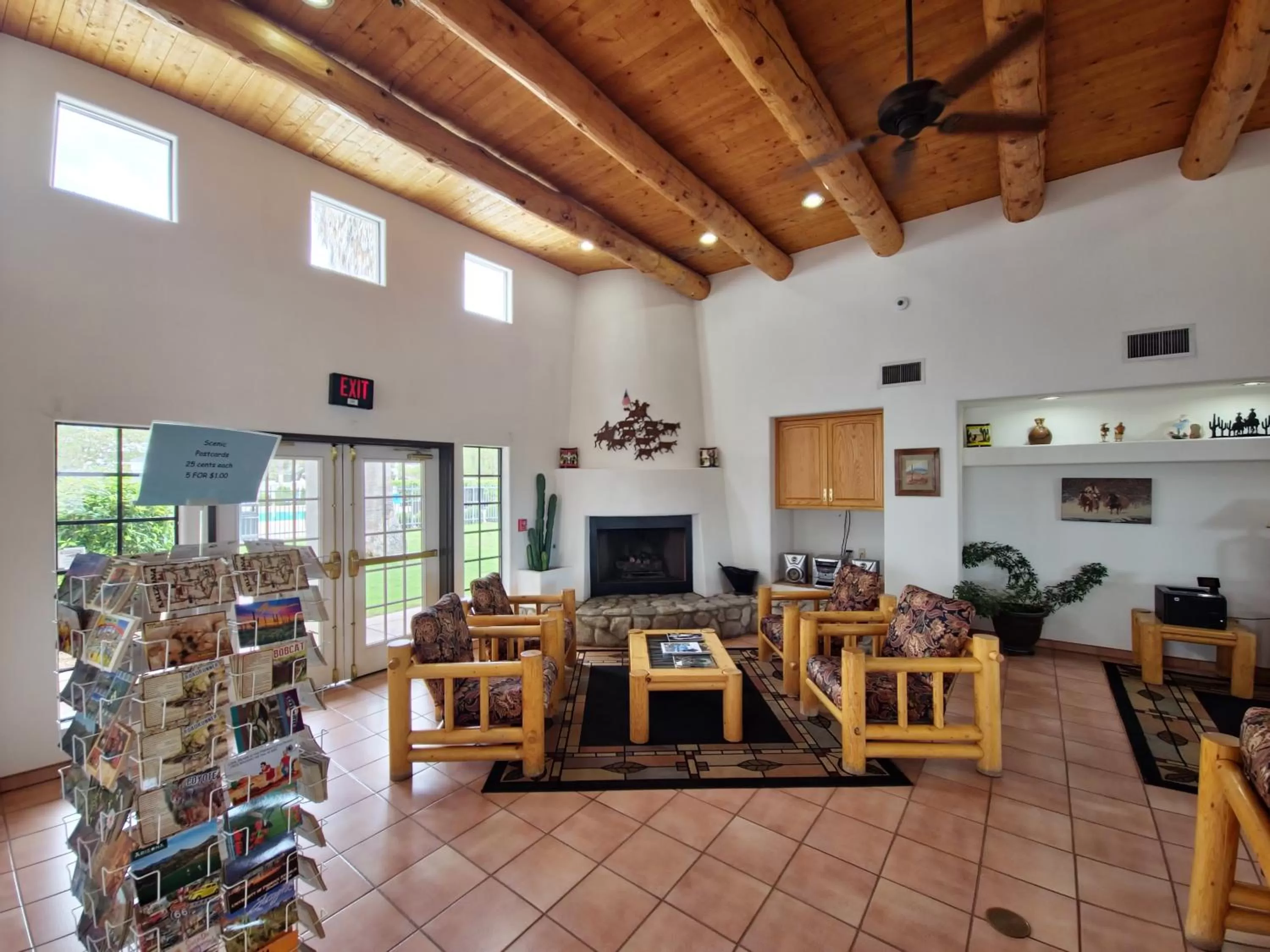Lobby or reception in Los Viajeros Inn