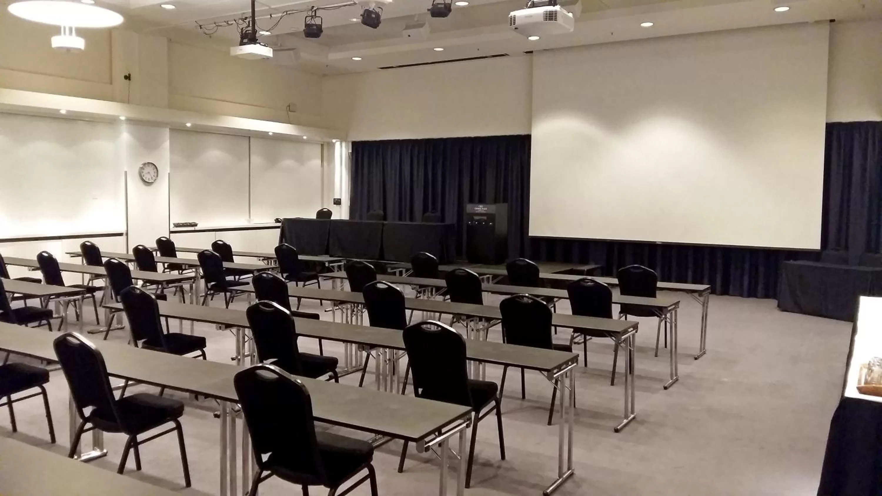 Meeting/conference room in Crowne Plaza Helsinki - Hesperia by IHG