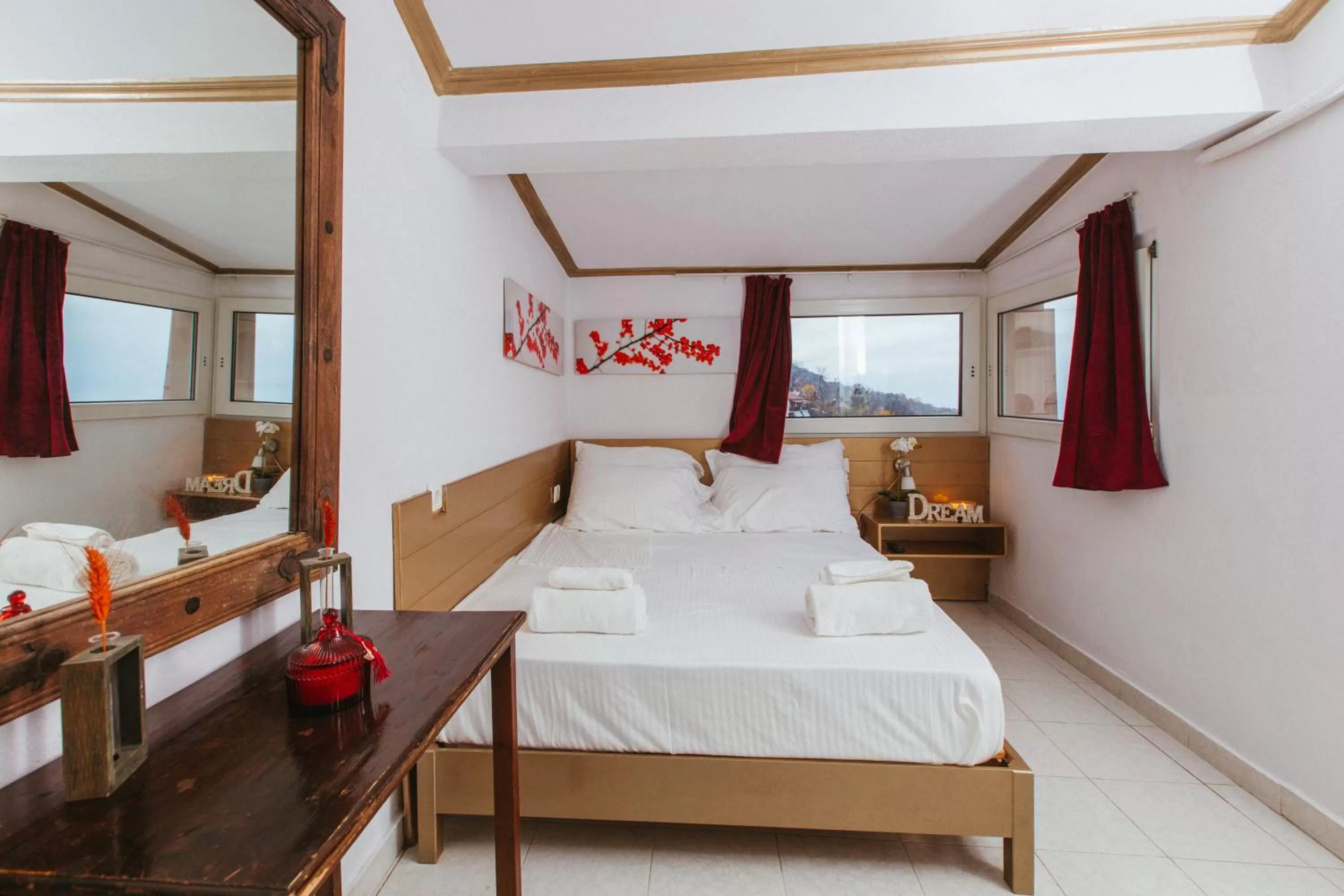 Bedroom in Hotel Christina - Happy Days