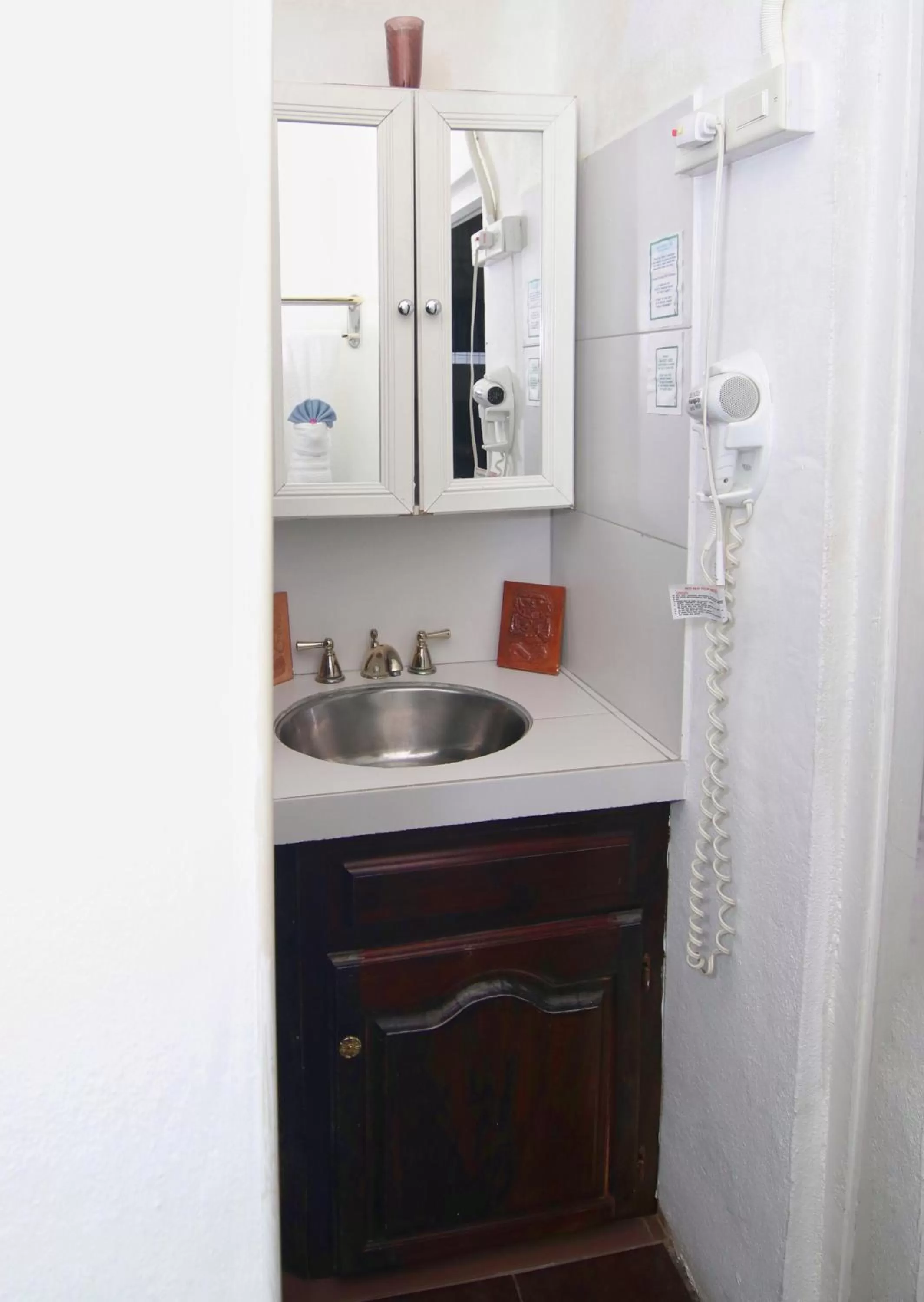 Bathroom in Rainforest Haven Inn