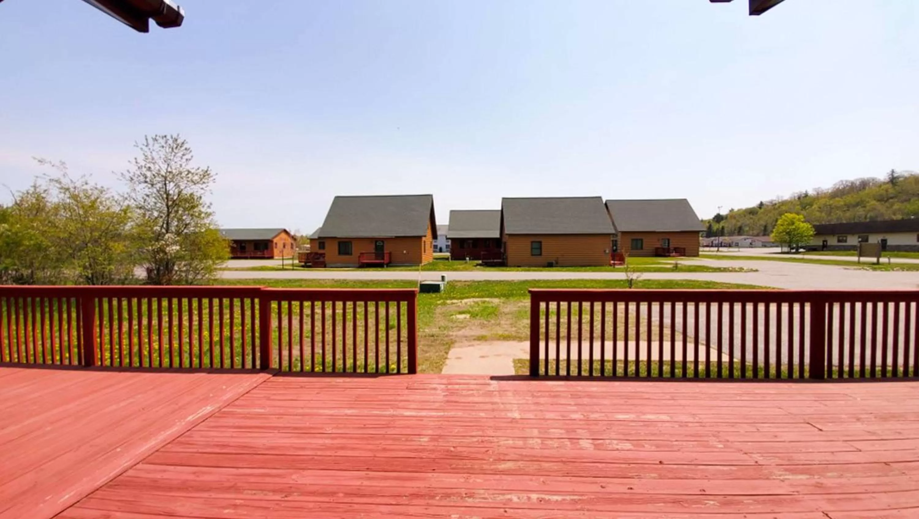 Property building in Jasper Ridge Inn Ishpeming