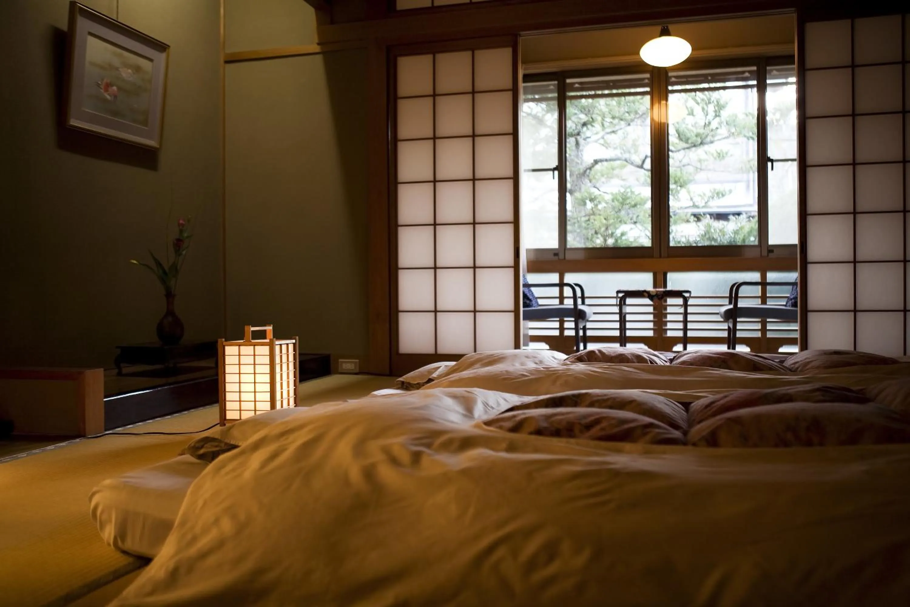 Photo of the whole room, Bed in Mikuniya