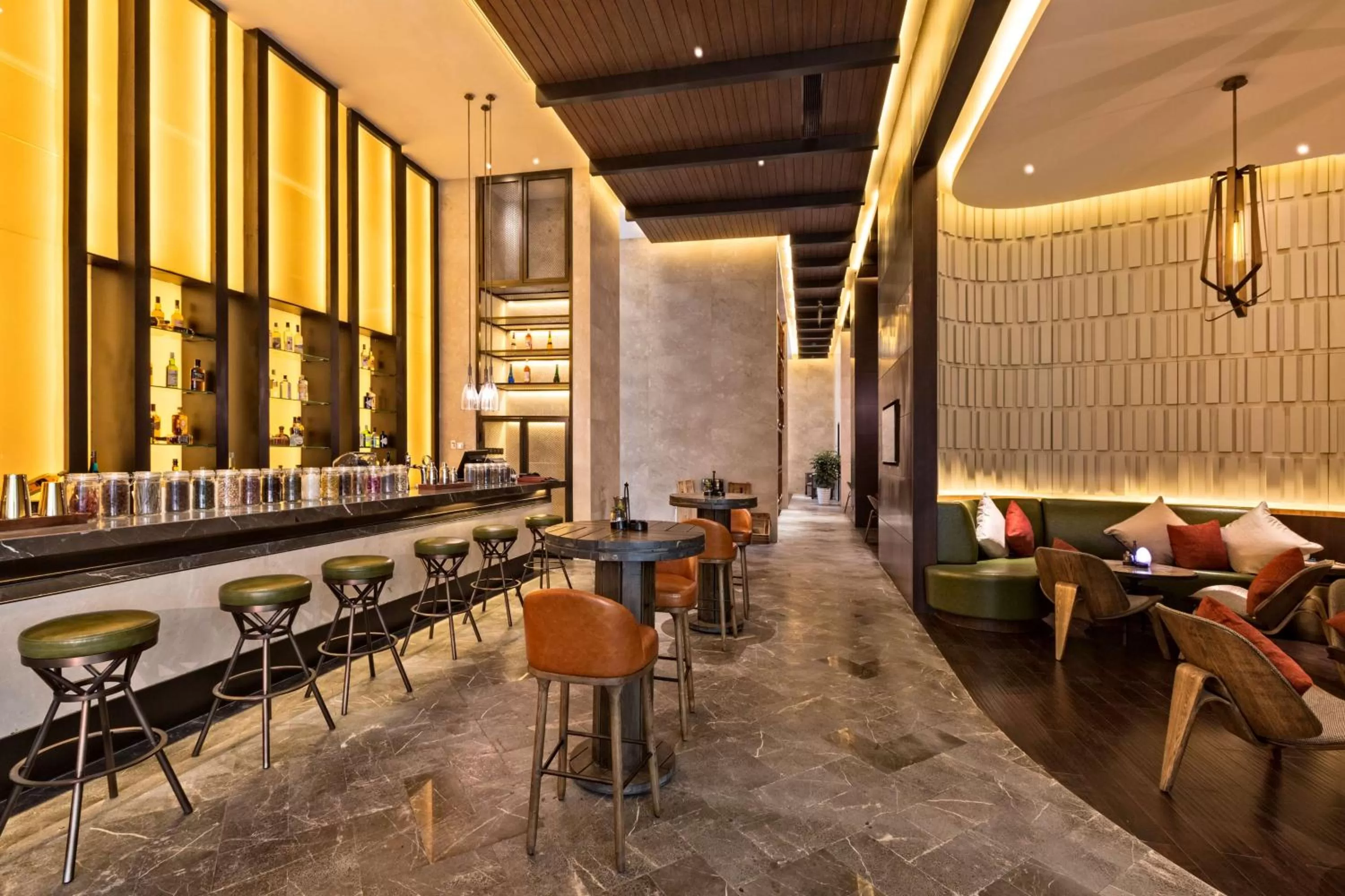 Restaurant/places to eat in Hilton Dali Resort & Spa