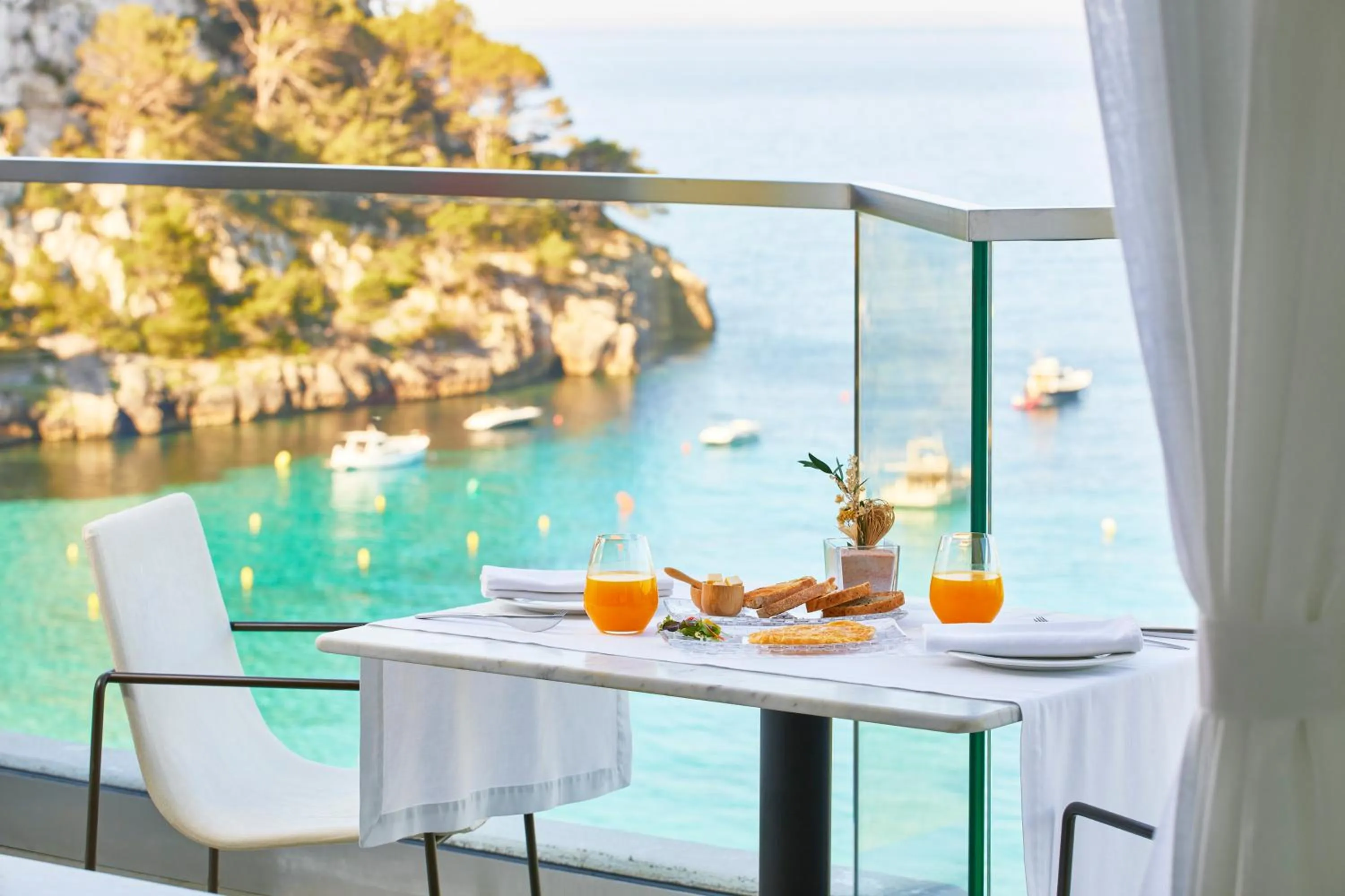 Restaurant/places to eat in Meliá Cala Galdana