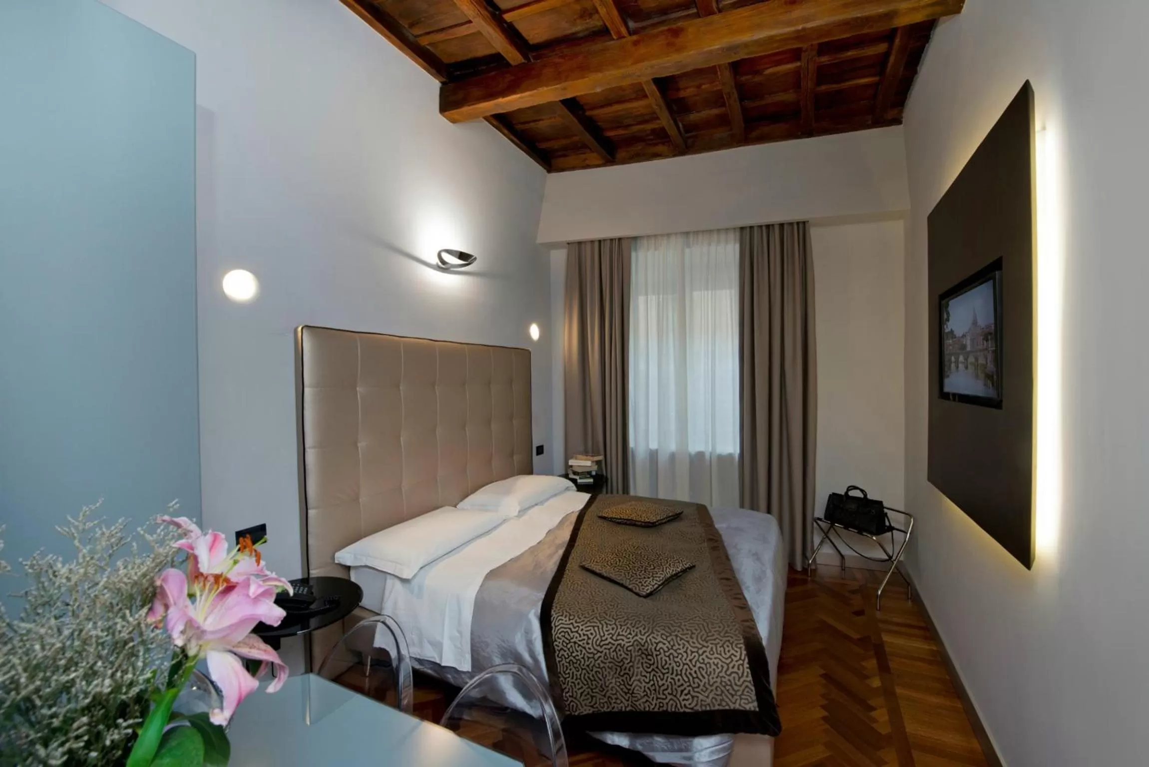 Photo of the whole room, Bed in Relais Forus Inn